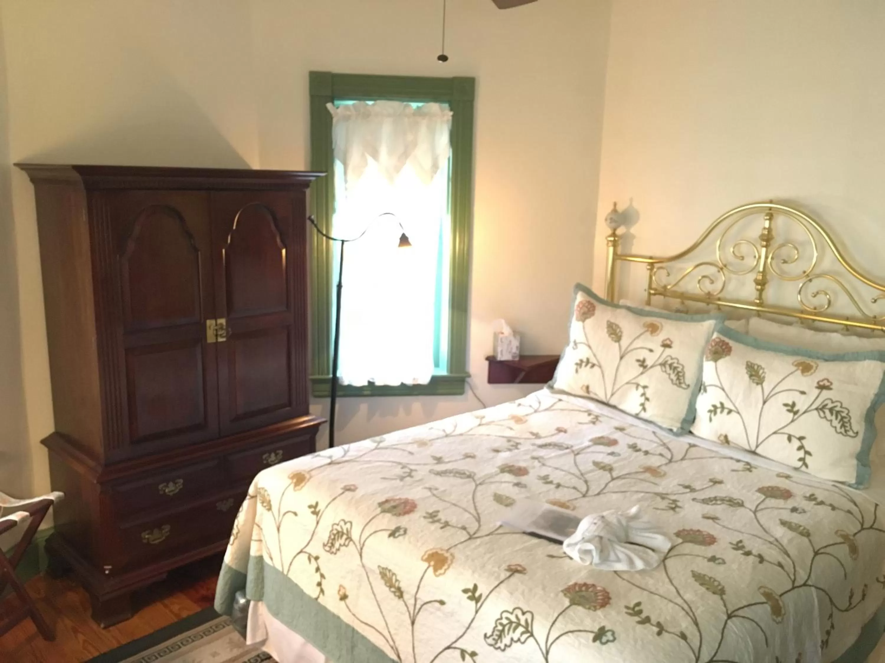 Room Photo in Parsonage Inn Bed and Breakfast