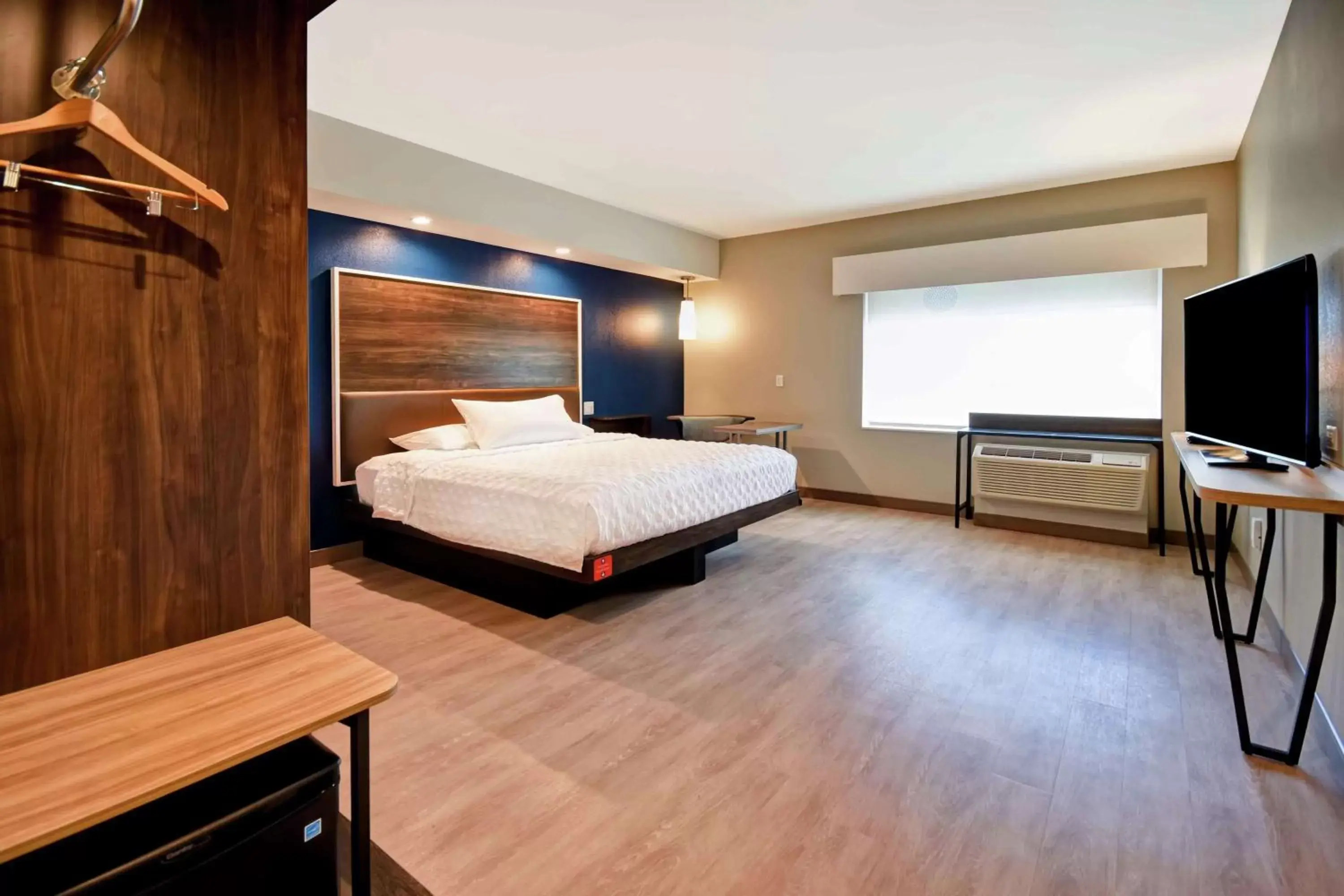 Bedroom, Bed in Tru By Hilton North Platte