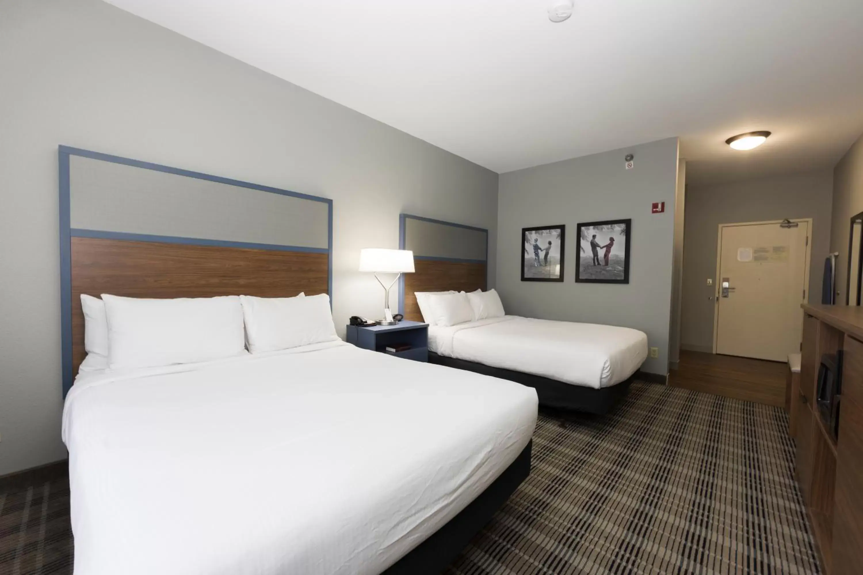 Queen Room with Two Queen Beds - Disability Access in AmericInn by Wyndham Duluth
