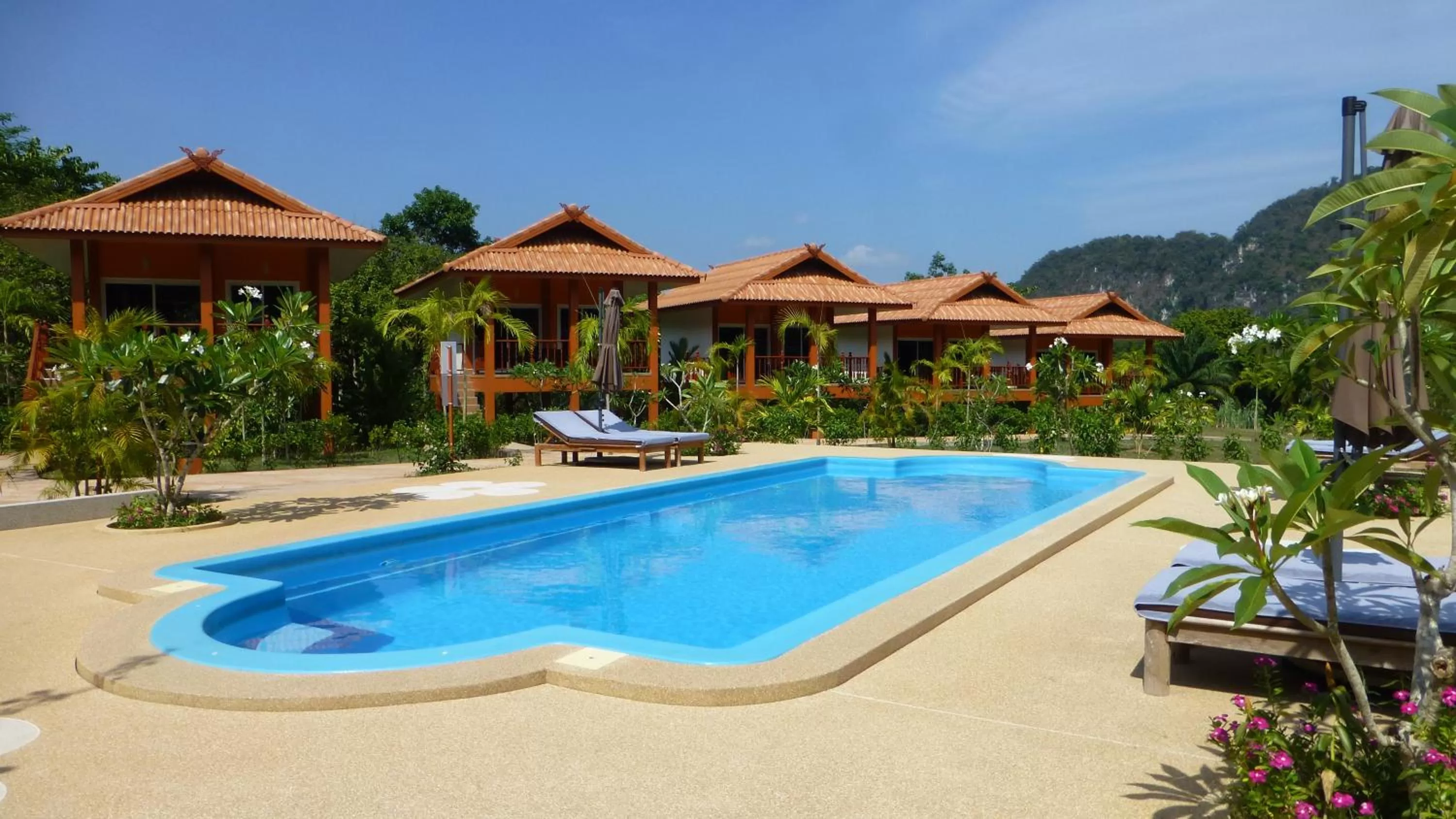 Swimming pool in Khao Sok Jasmine Garden Resort - SHA Certified