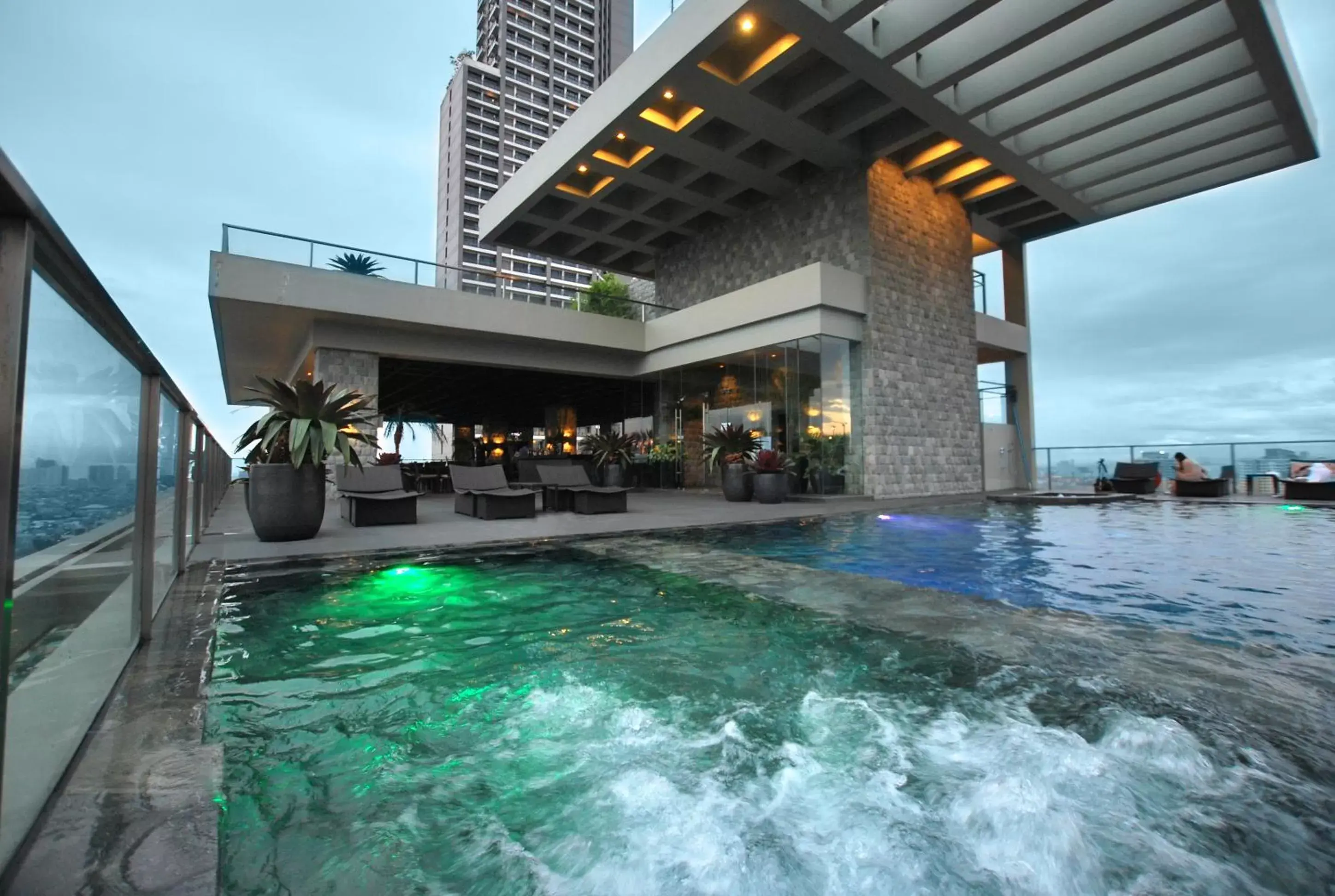 Swimming Pool in City Garden Grand Hotel