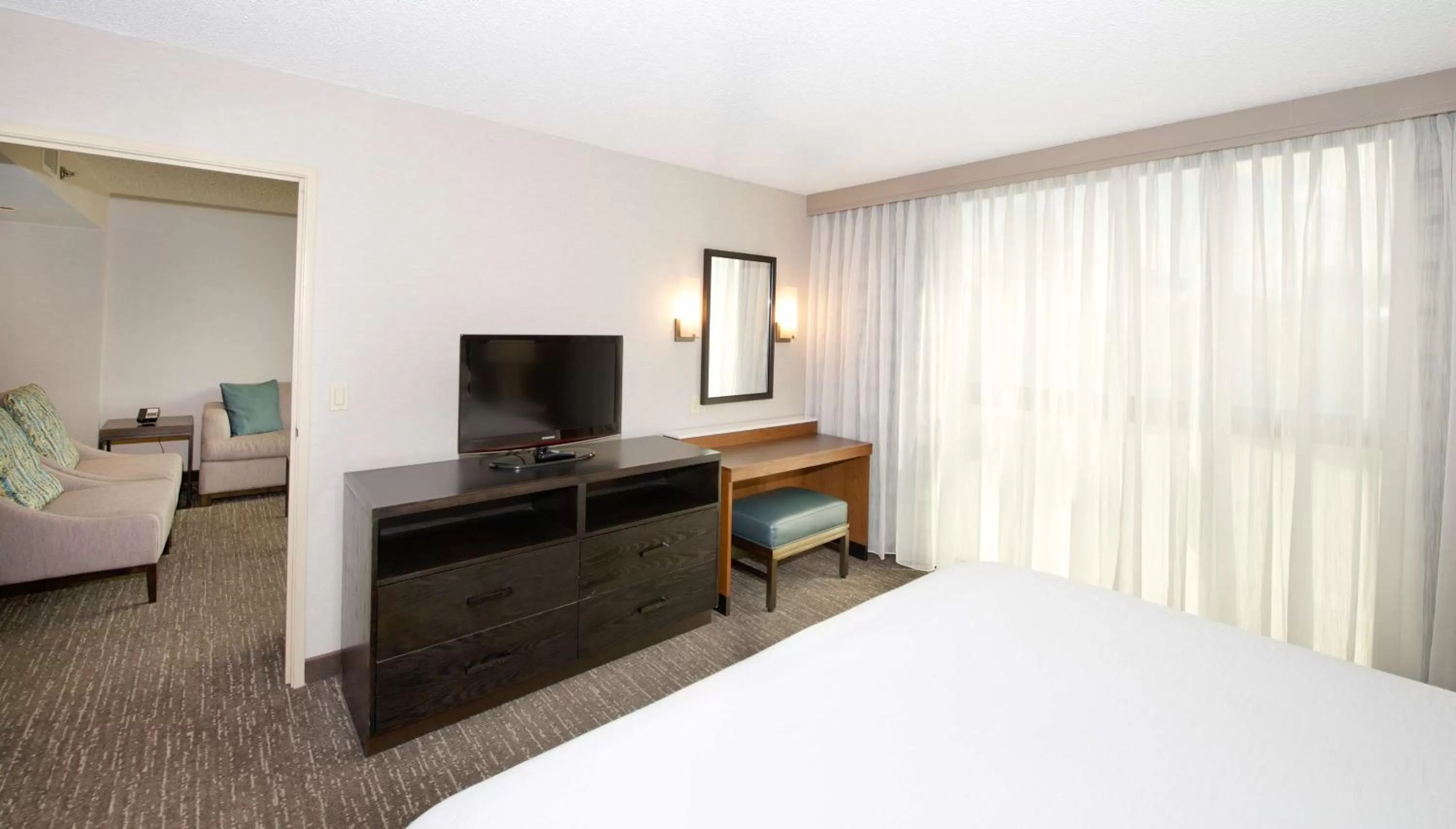 Bedroom, Bed in Embassy Suites by Hilton Seattle North Lynnwood