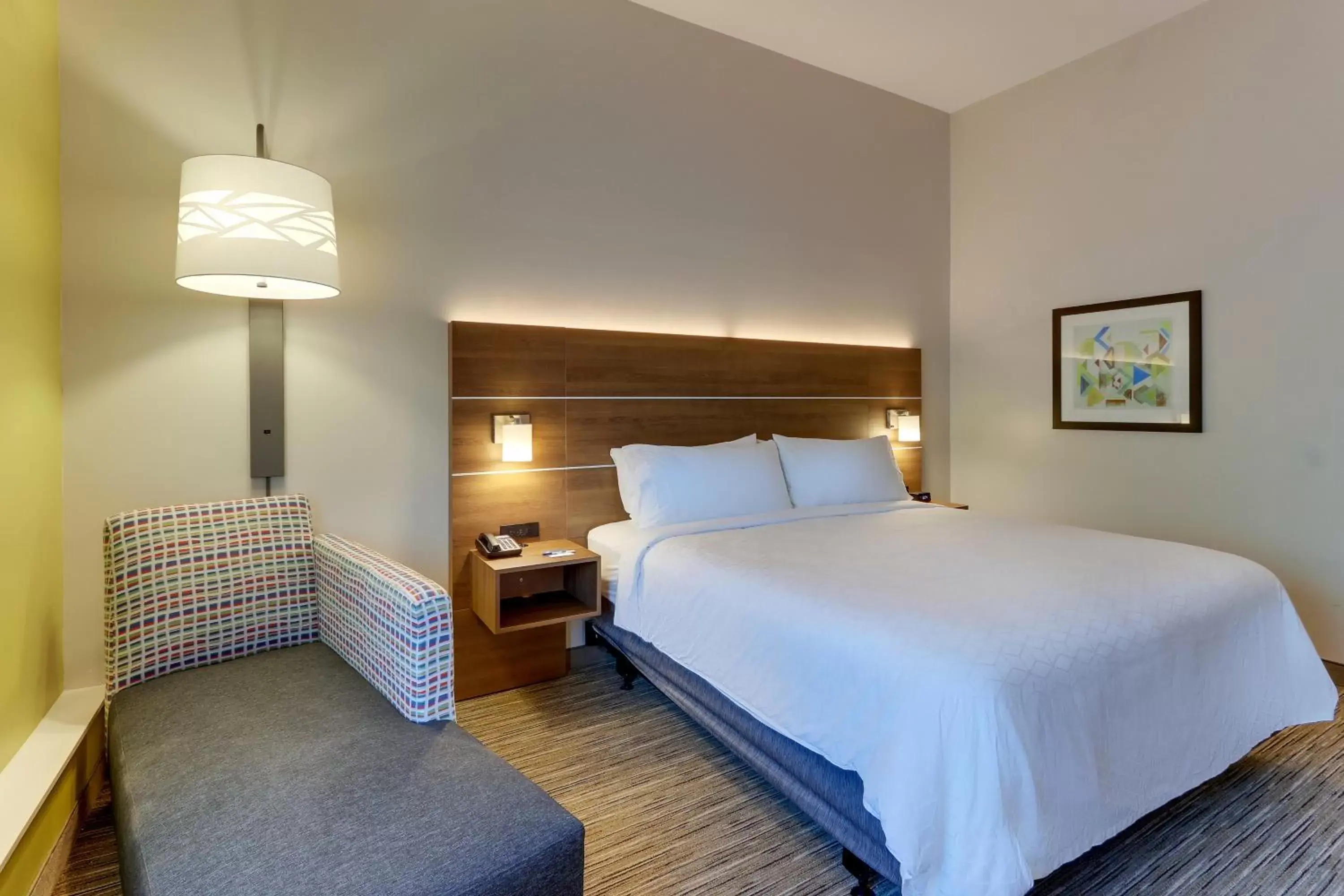 Bed in Holiday Inn Express & Suites - Saugerties - Hudson Valley, an IHG Hotel