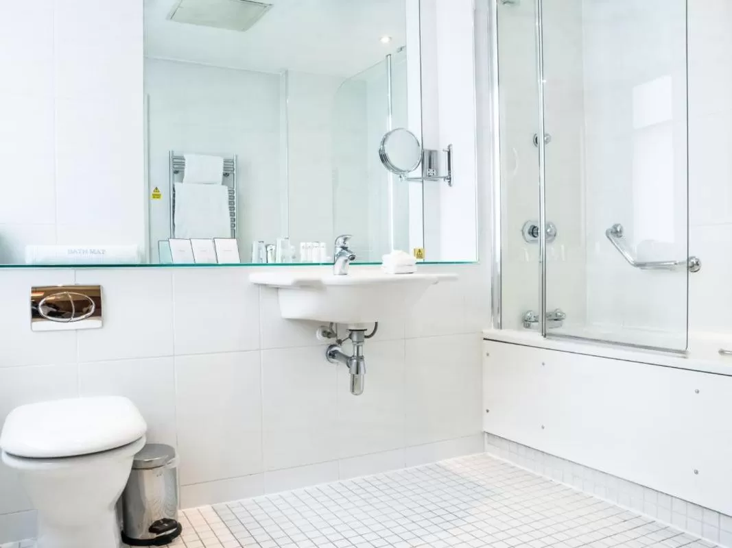 Twin Room  in The Met Hotel Leeds - Newly Refurbished