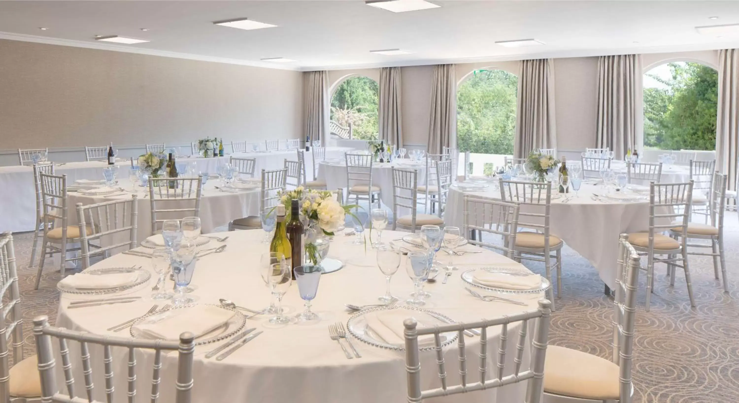 Meeting/conference room, Restaurant/Places to Eat in Hilton Cobham