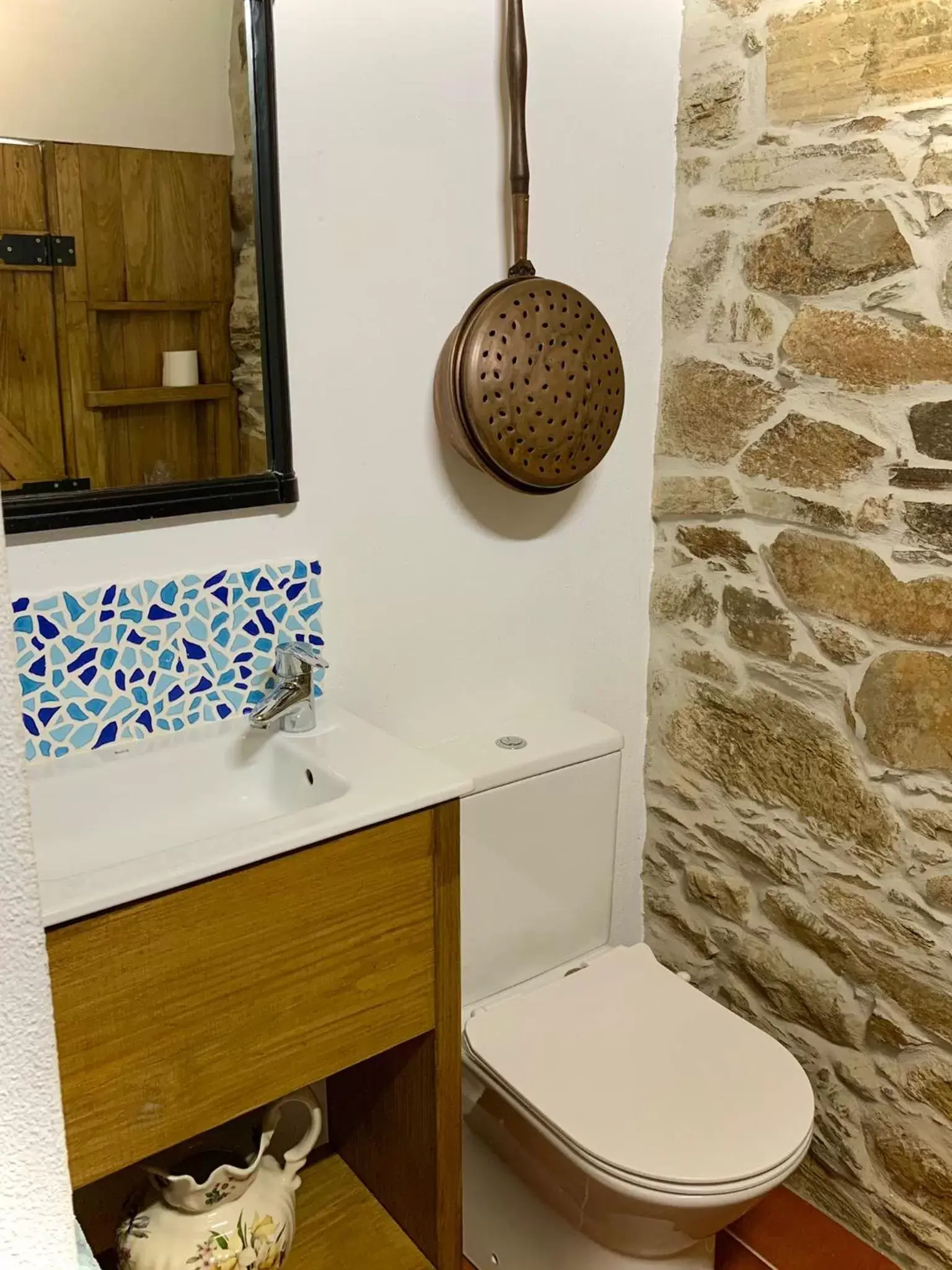 Toilet, Bathroom in Casa Da Oliveira