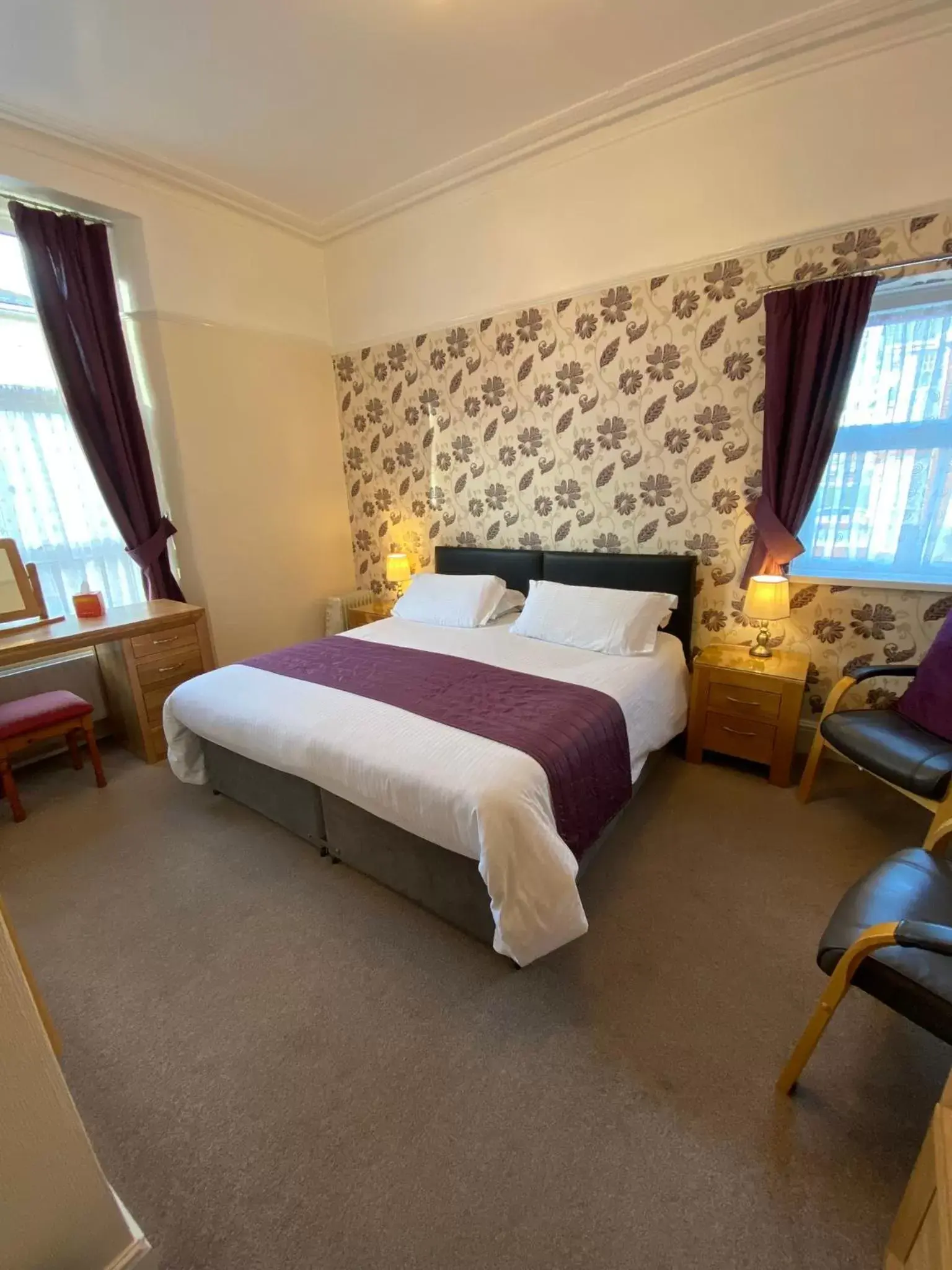 Photo of the whole room, Bed in Paignton Court