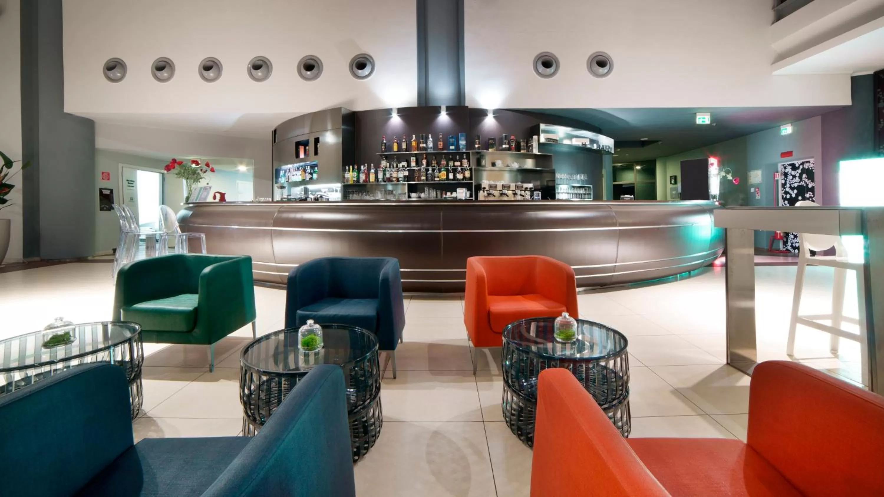 Lounge or bar in Holiday Inn Nola - Naples Vulcano Buono, an IHG Hotel