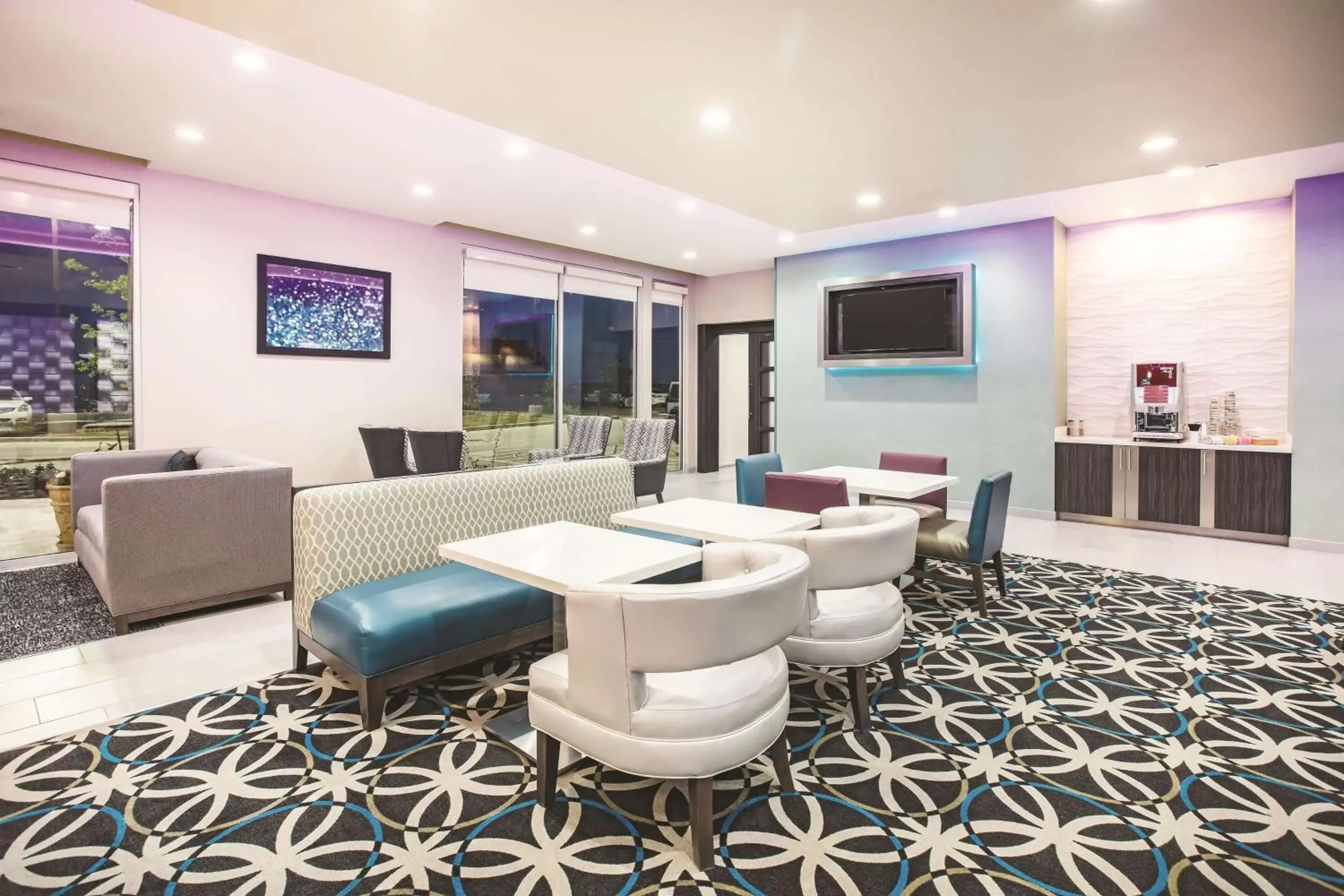 Restaurant/places to eat, Lounge/Bar in La Quinta by Wyndham Dallas Plano - The Colony