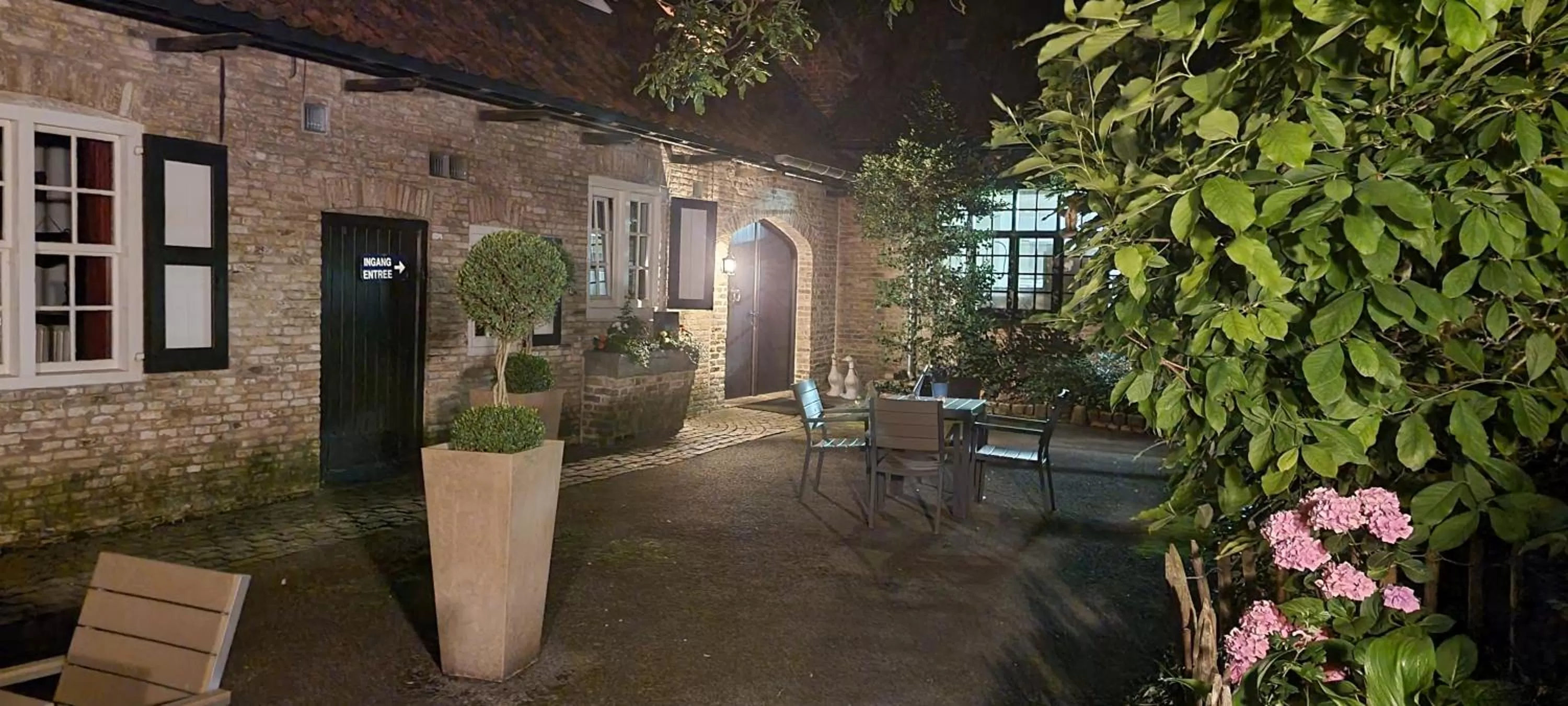 Night in Hotel Landhuis 't Wilgenerf