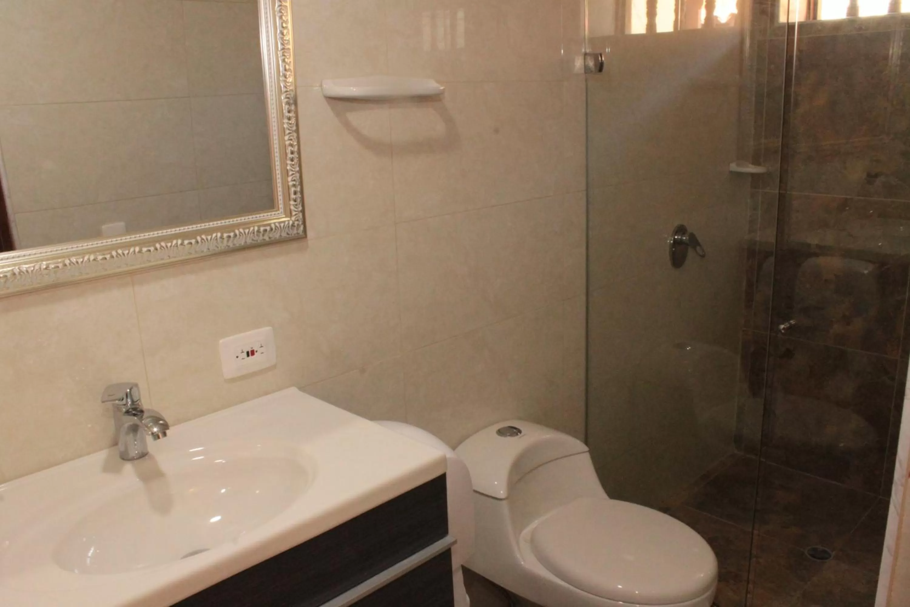 Bathroom in Akel House Hotel