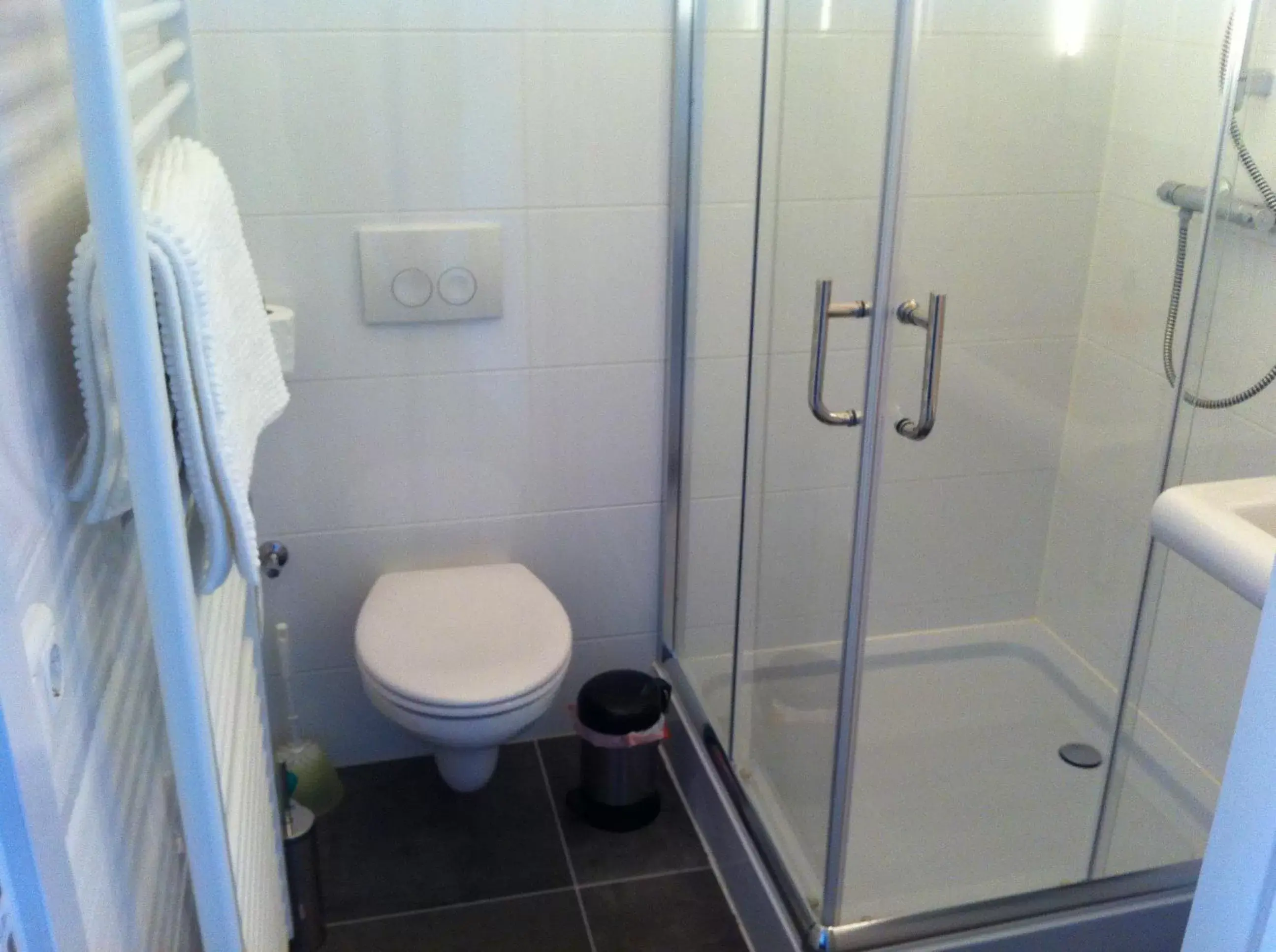 Property building, Bathroom in Lutje Kerklaan