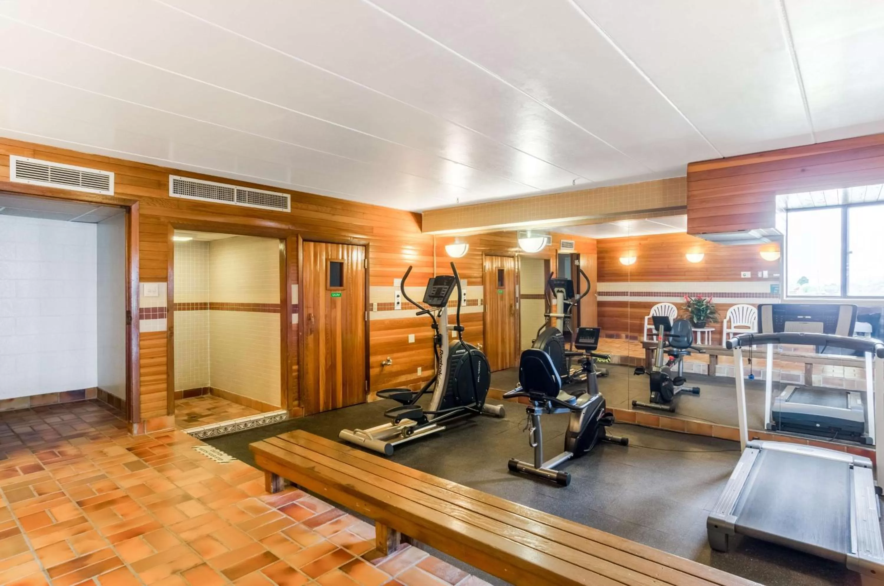 Fitness centre/facilities in Baymont by Wyndham Gillette