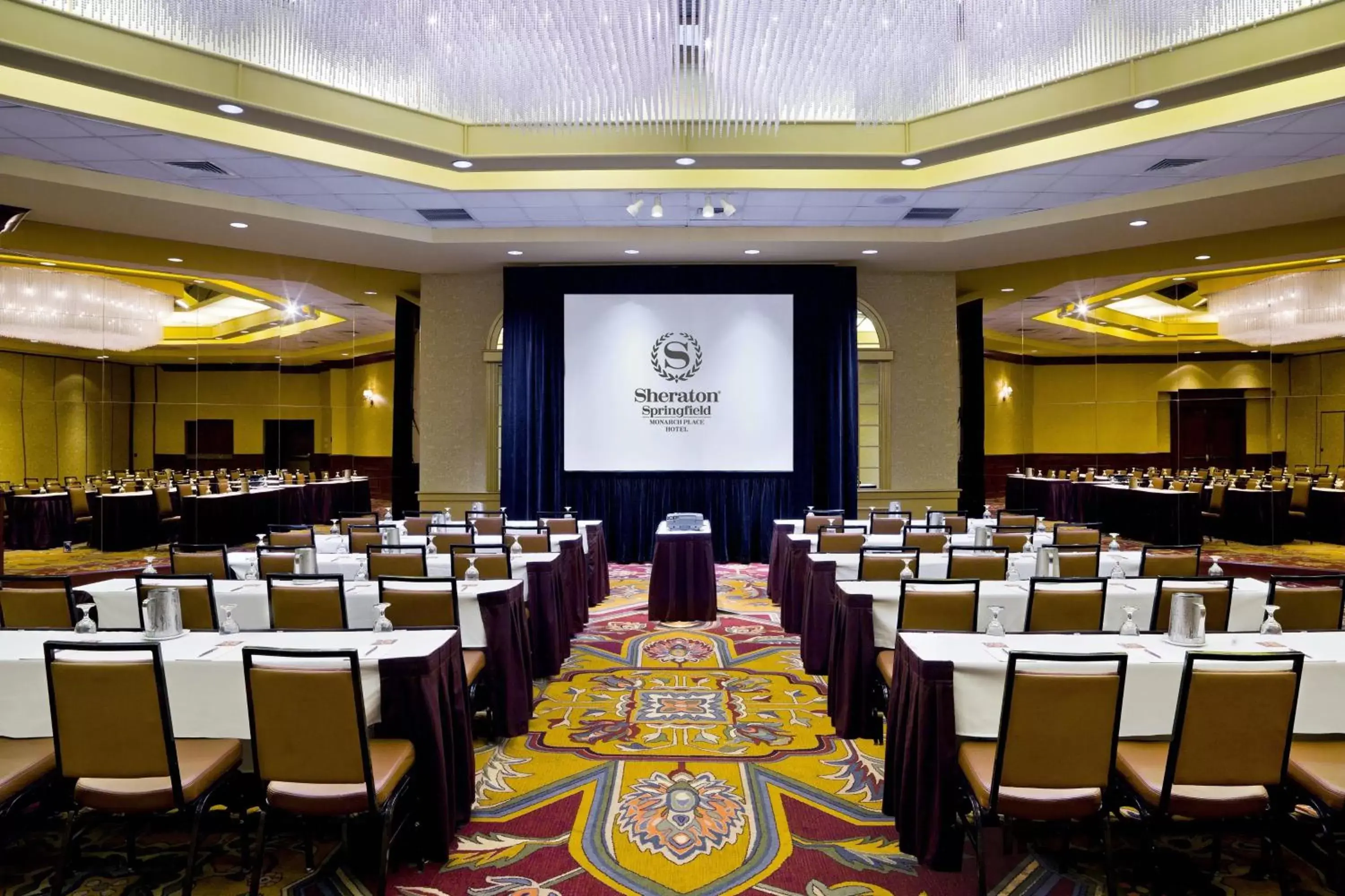 Meeting/conference room in Sheraton Springfield Monarch Place Hotel