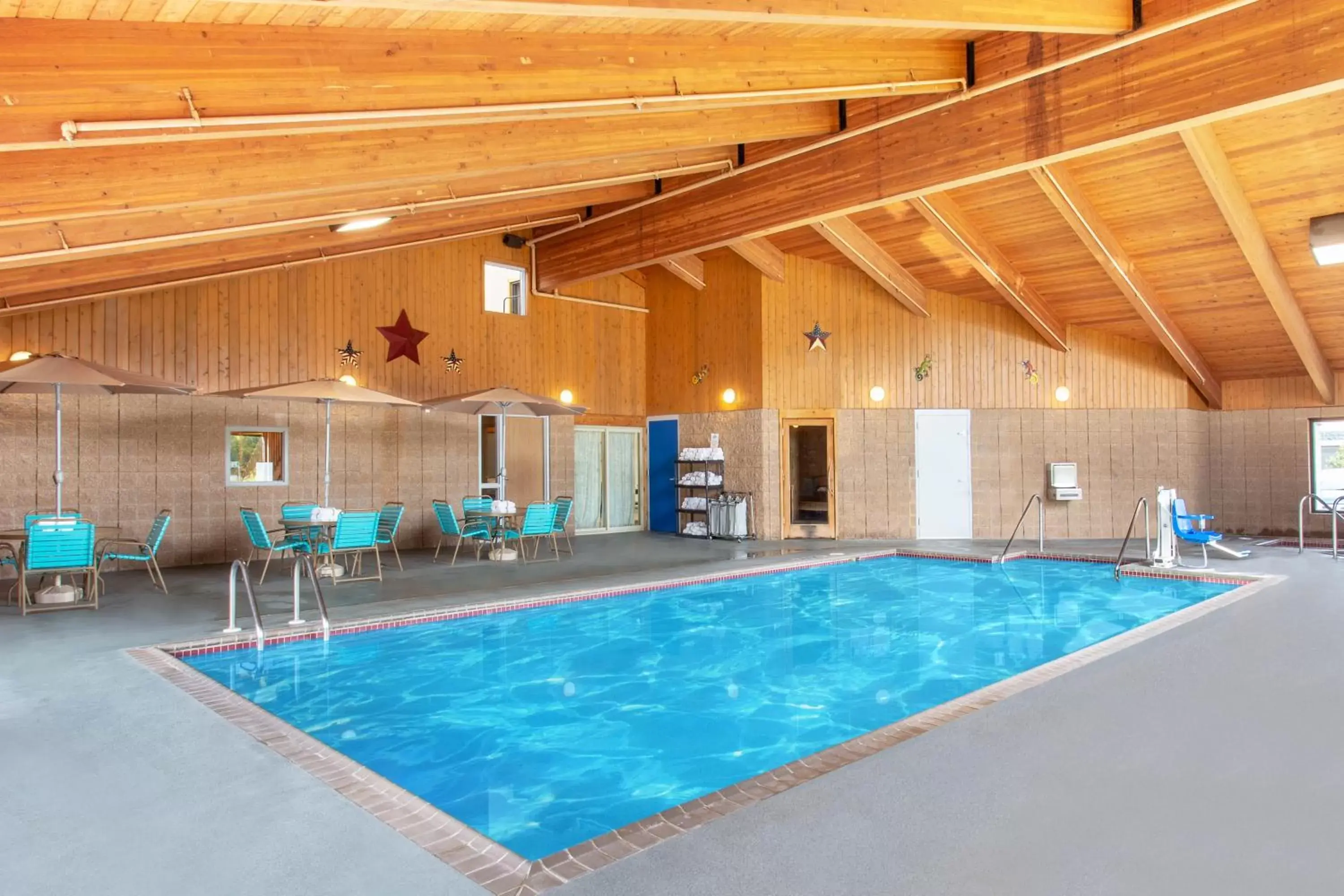 Pool view, Swimming Pool in AmericInn by Wyndham Calumet