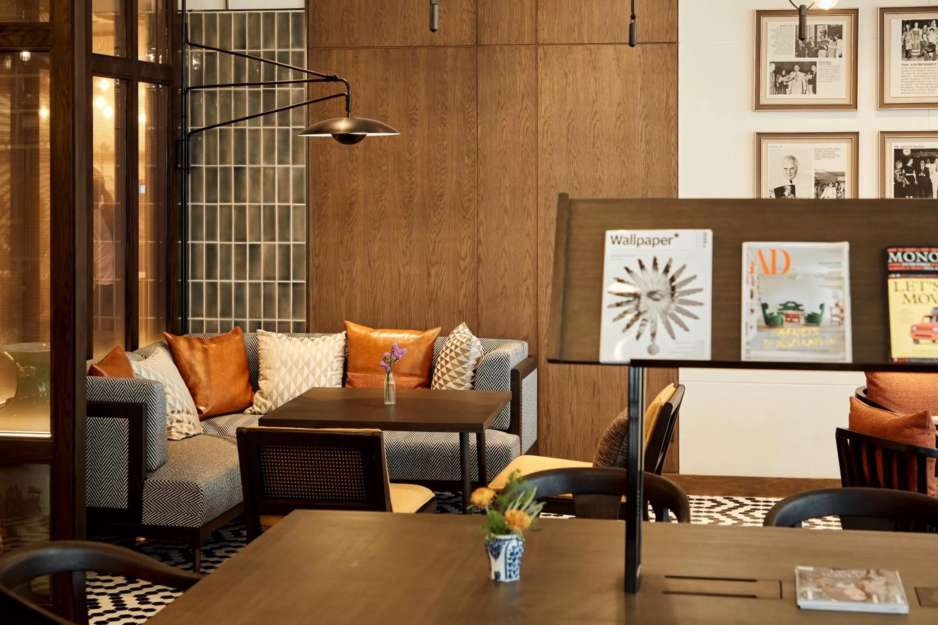 Communal lounge/ TV room in Montien Hotel Surawong Bangkok