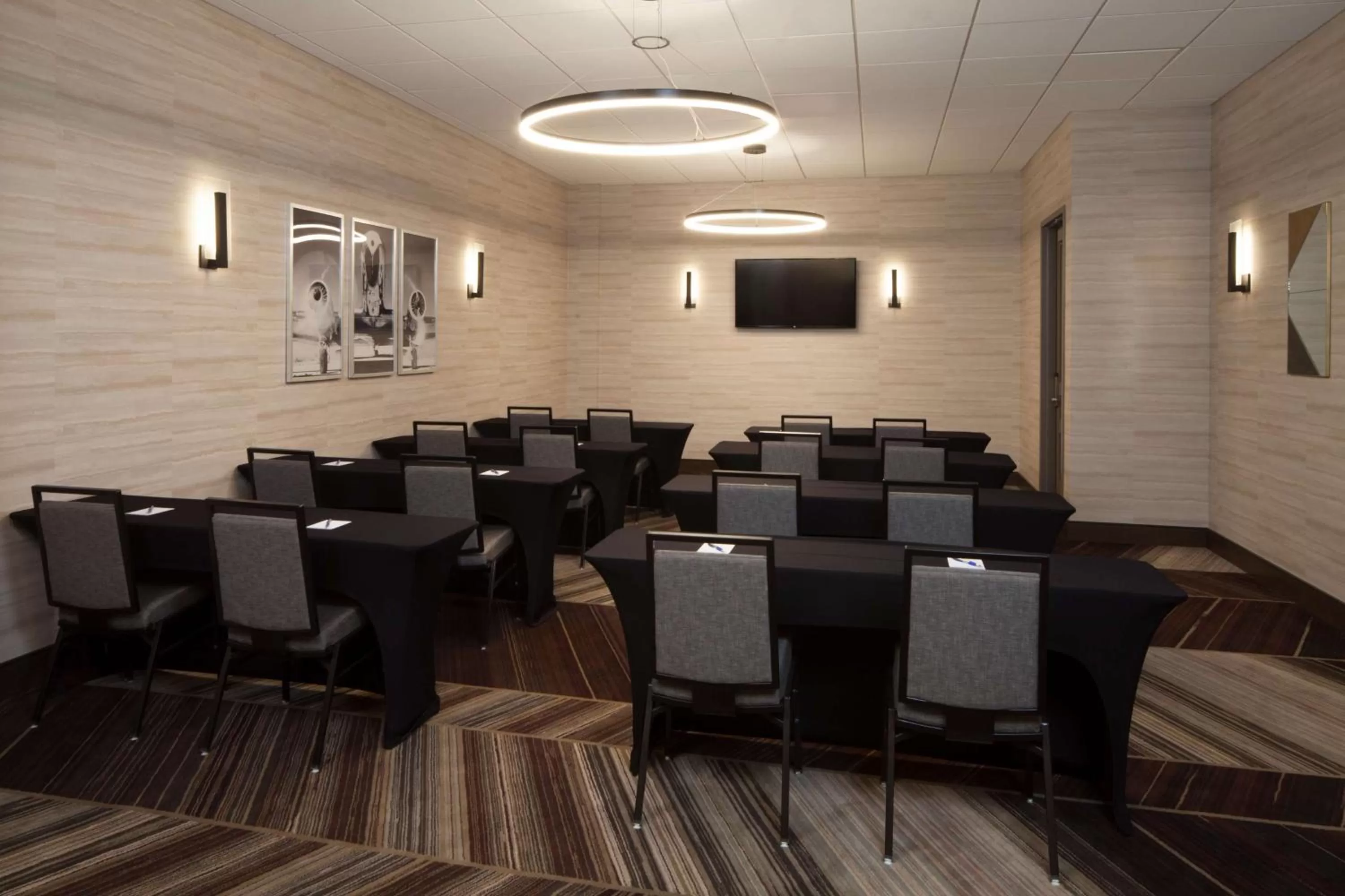 Meeting/conference room in H Hotel Los Angeles, Curio Collection By Hilton