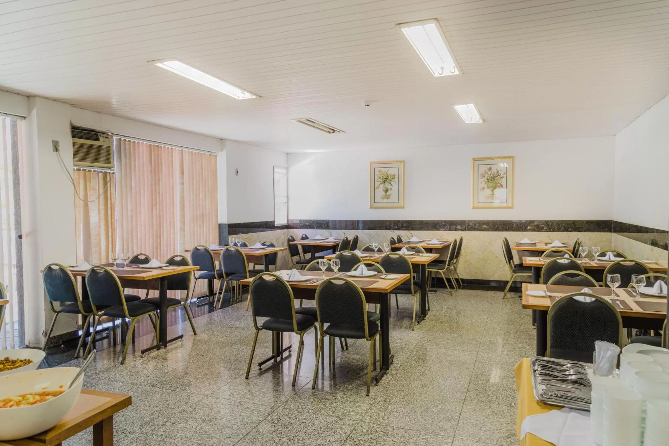 Restaurant/places to eat in Plaza Bittar Hotel