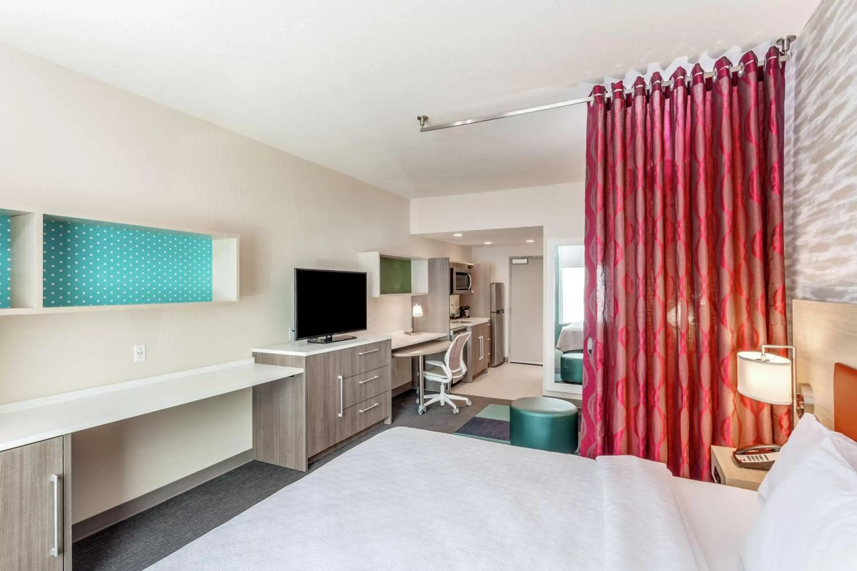 Bedroom, TV/Entertainment Center in Home 2 Suites By Hilton Indianapolis Northwest