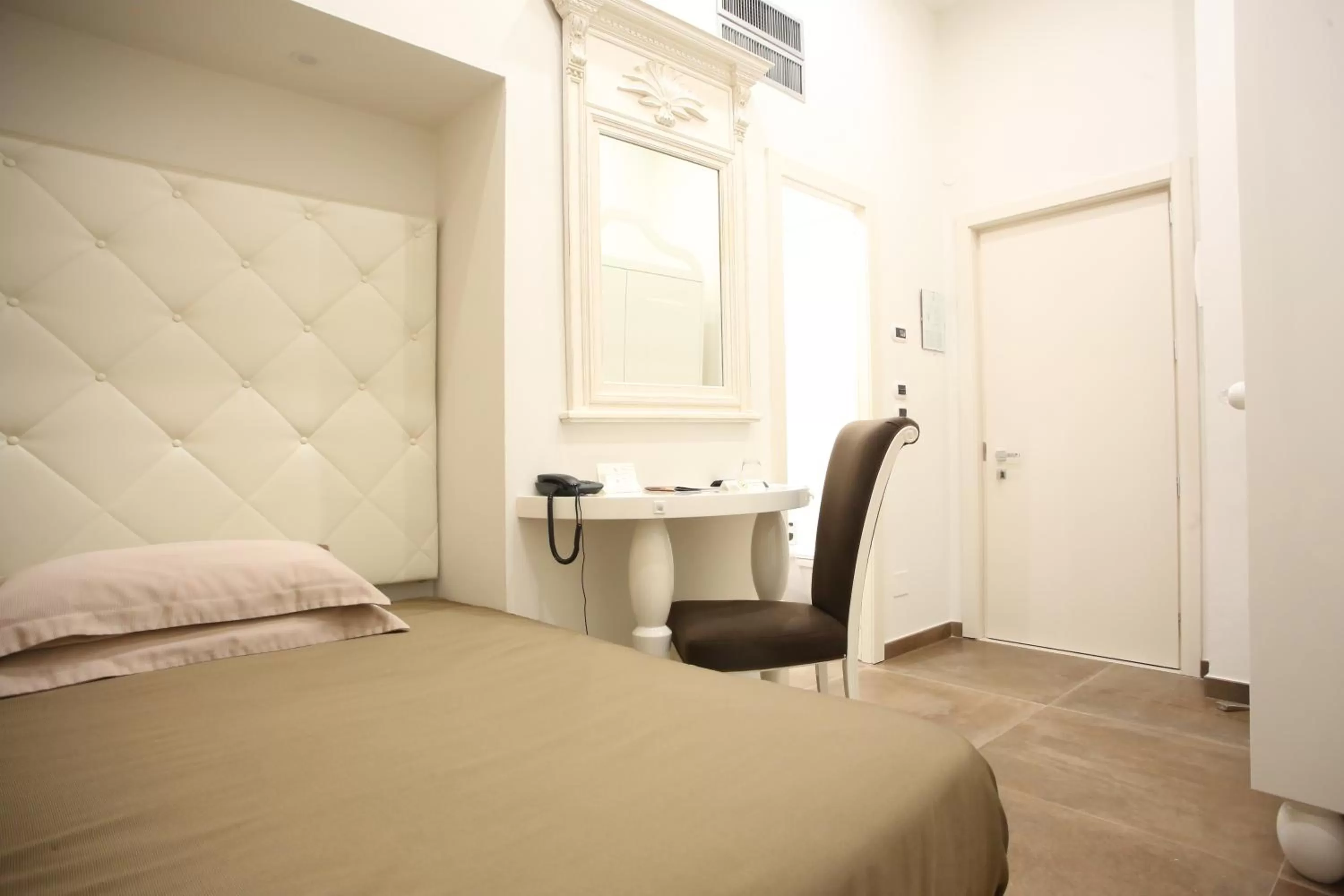 Bedroom, Bed in Hotel Columbia Wellness & Spa