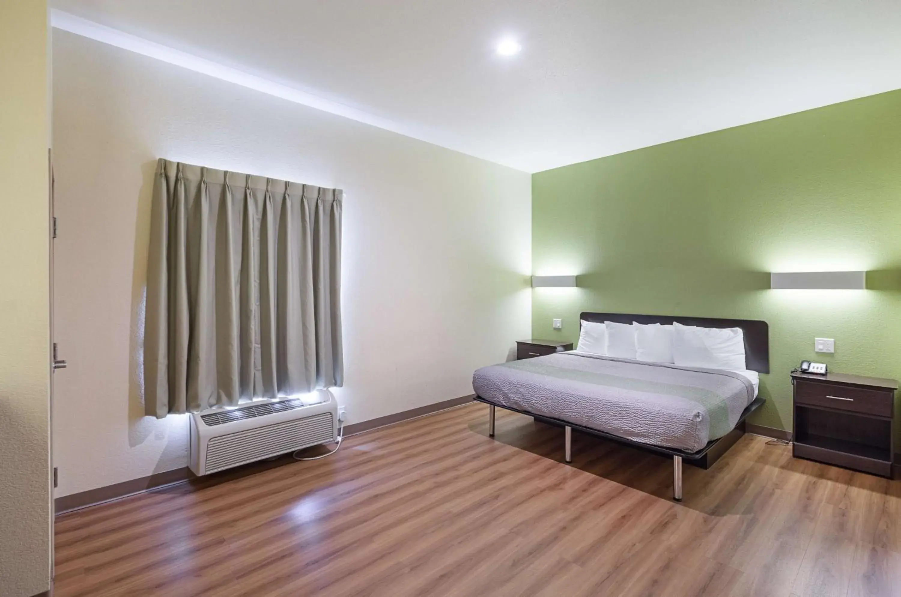 Bedroom, Bed in Motel 6-Fort Worth, TX Bedroom, Bed in Motel 6-Fort Worth, TX