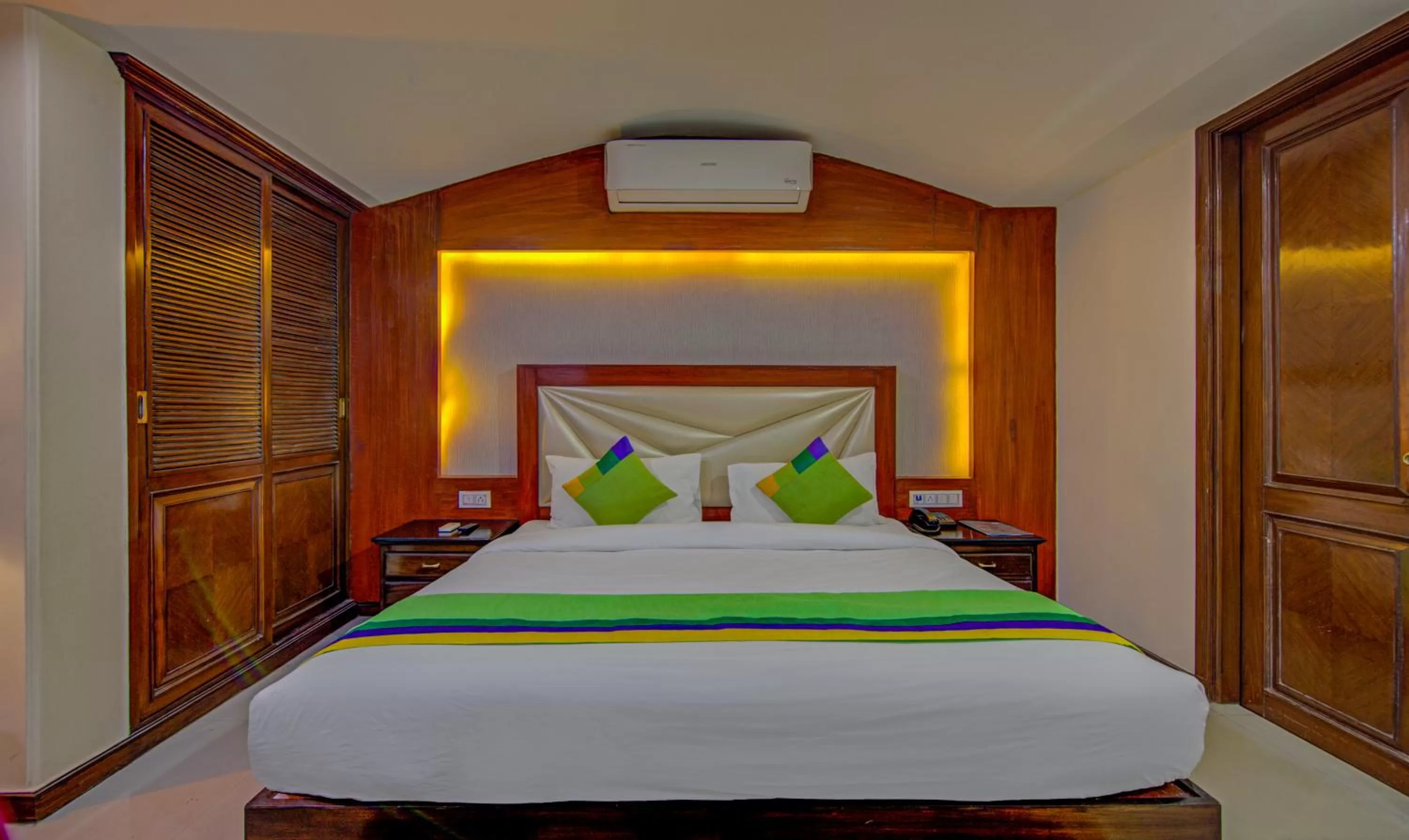 Bedroom, Bed in Treebo Corporate Park