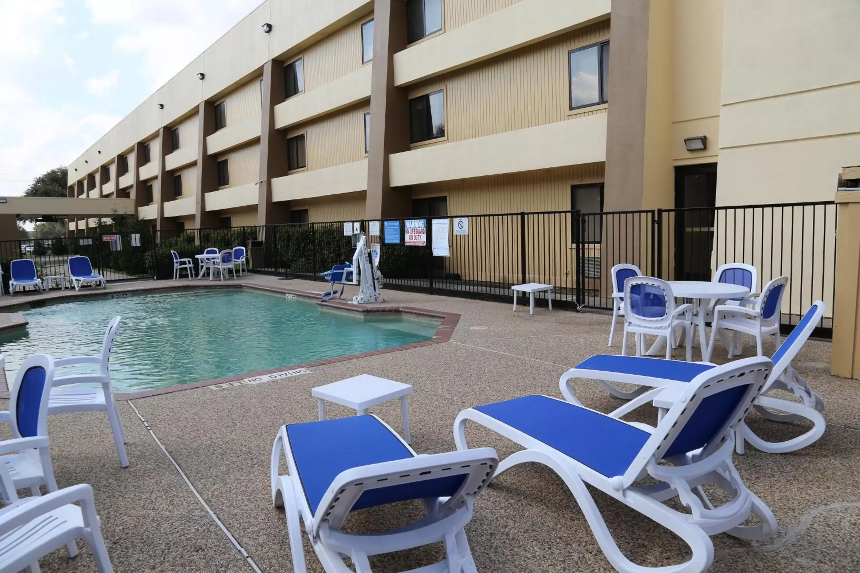 Swimming pool in Baymont by Wyndham Plano Swimming pool in Baymont by Wyndham Plano