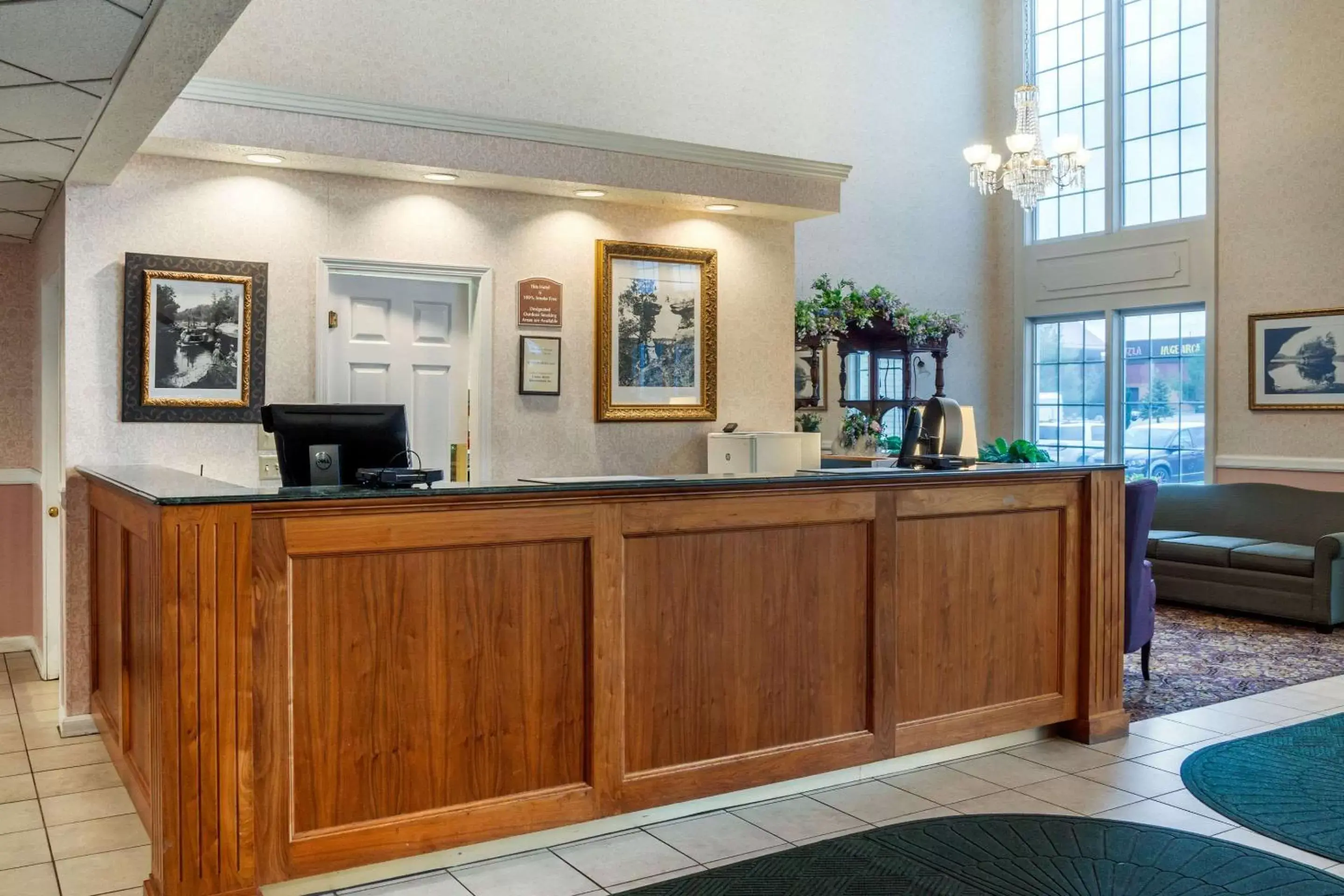Lobby or reception, Lobby/Reception in Clarion Hotel & Suites