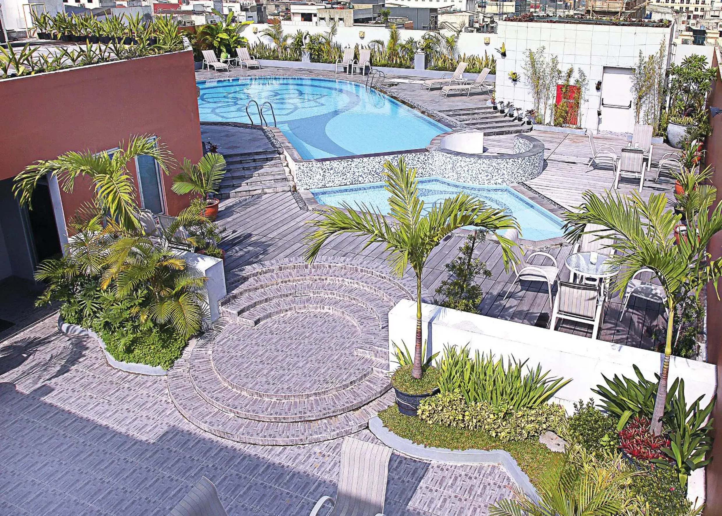 Swimming pool, Pool View in Golden Flower Hotel