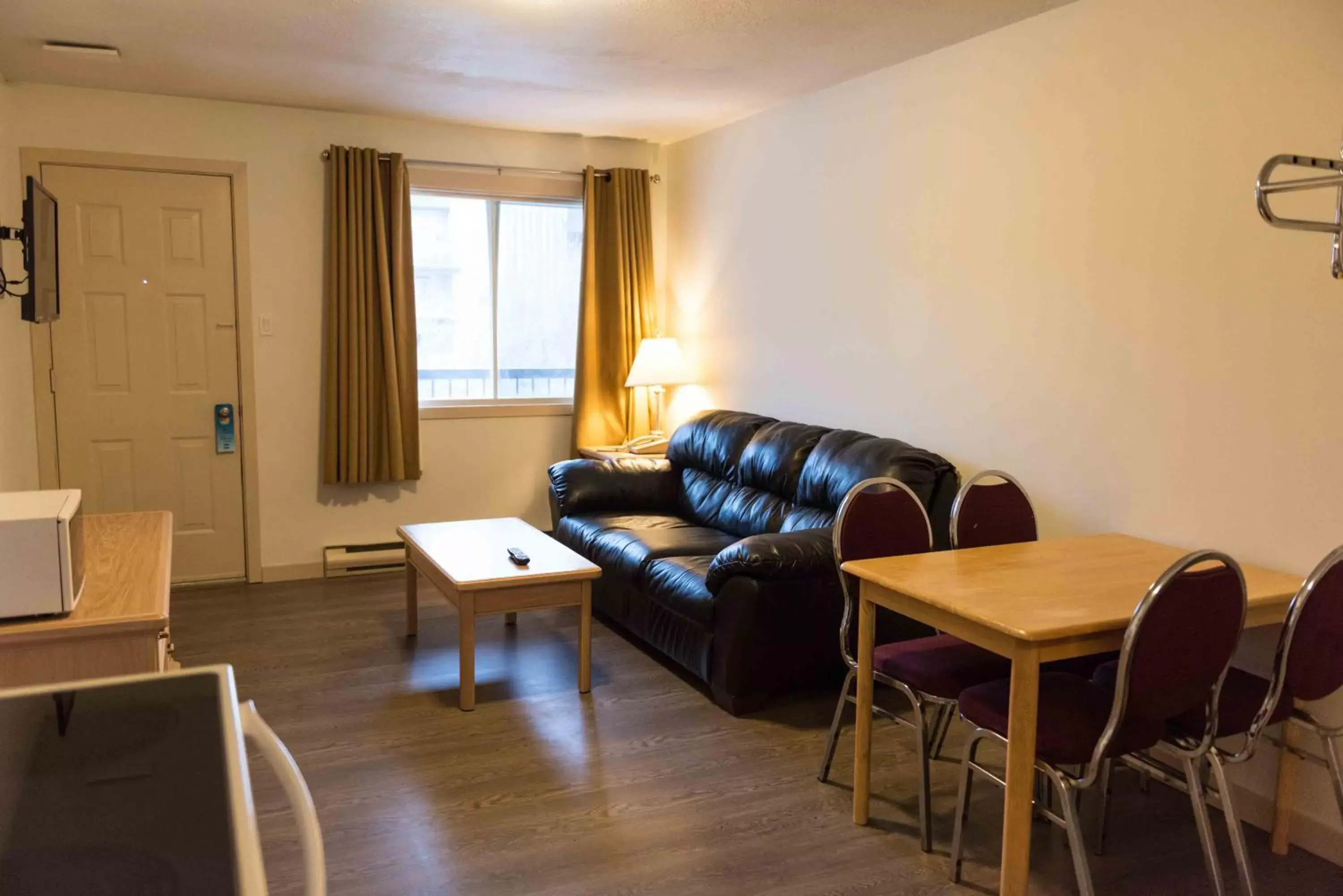 Seating Area in Radium Park Lodge