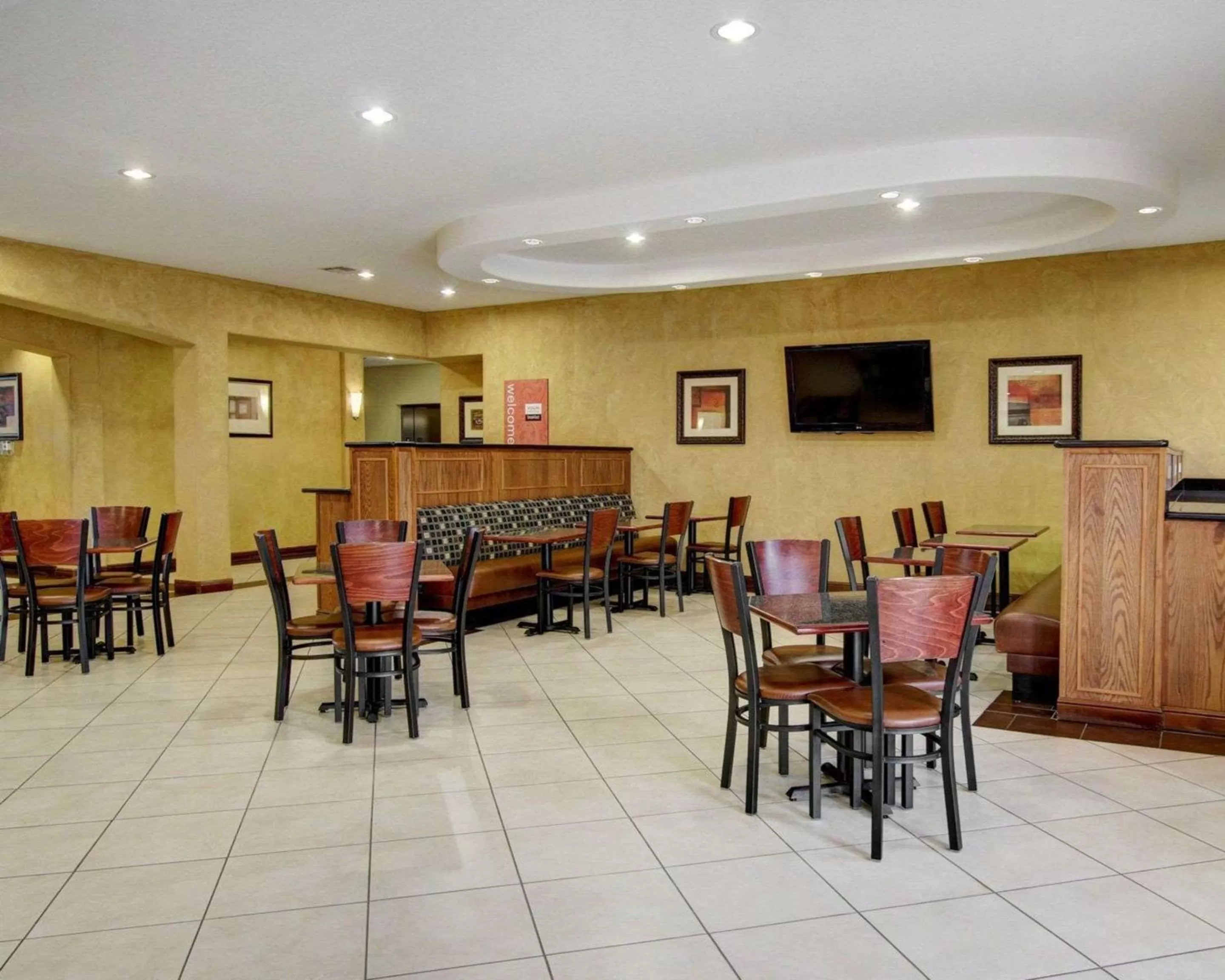 Restaurant/places to eat in Comfort Inn & Suites Alvarado