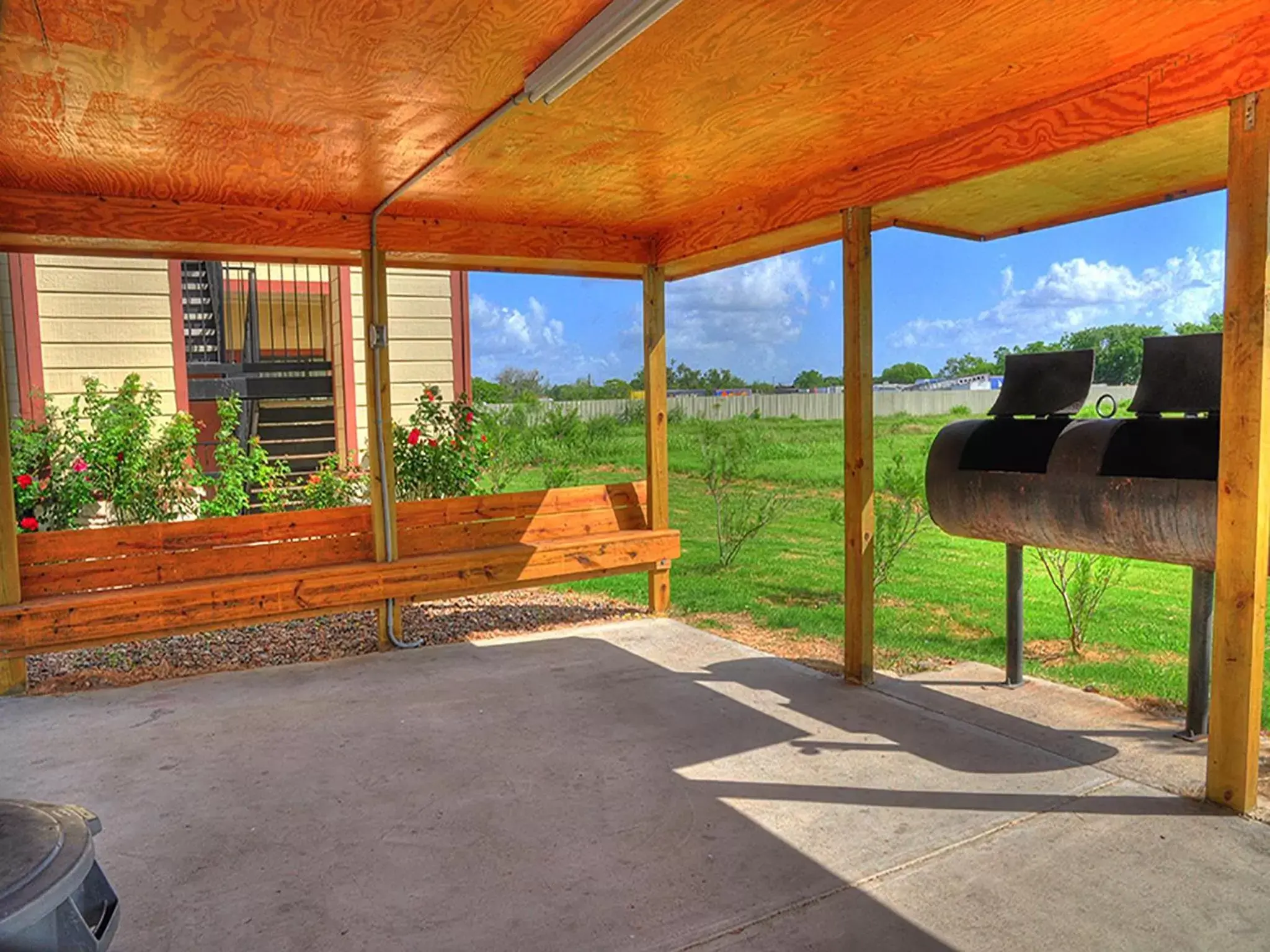 BBQ facilities, Patio/Outdoor Area in Lone Star Inn and Suites Victoria