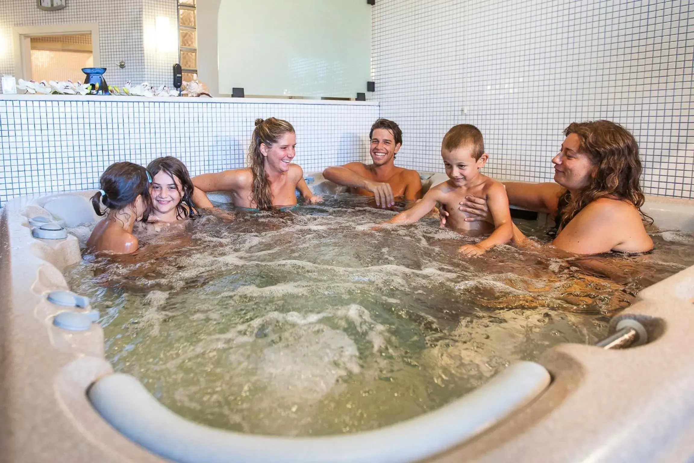 Hot Tub, Swimming Pool in Hotel San Francisco Spiaggia