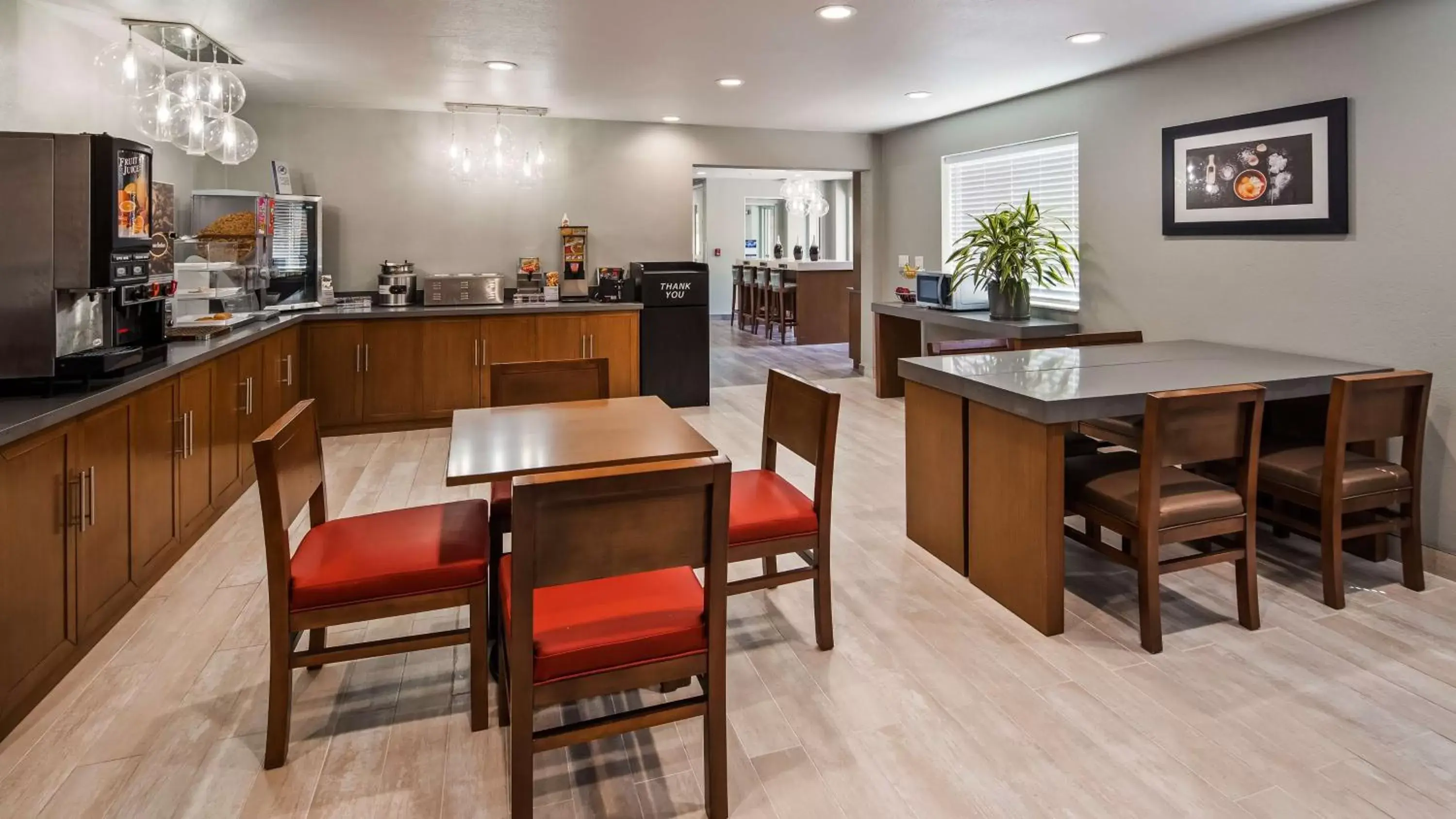 Restaurant/places to eat in Best Western DeWitt Restaurant/places to eat in Best Western DeWitt