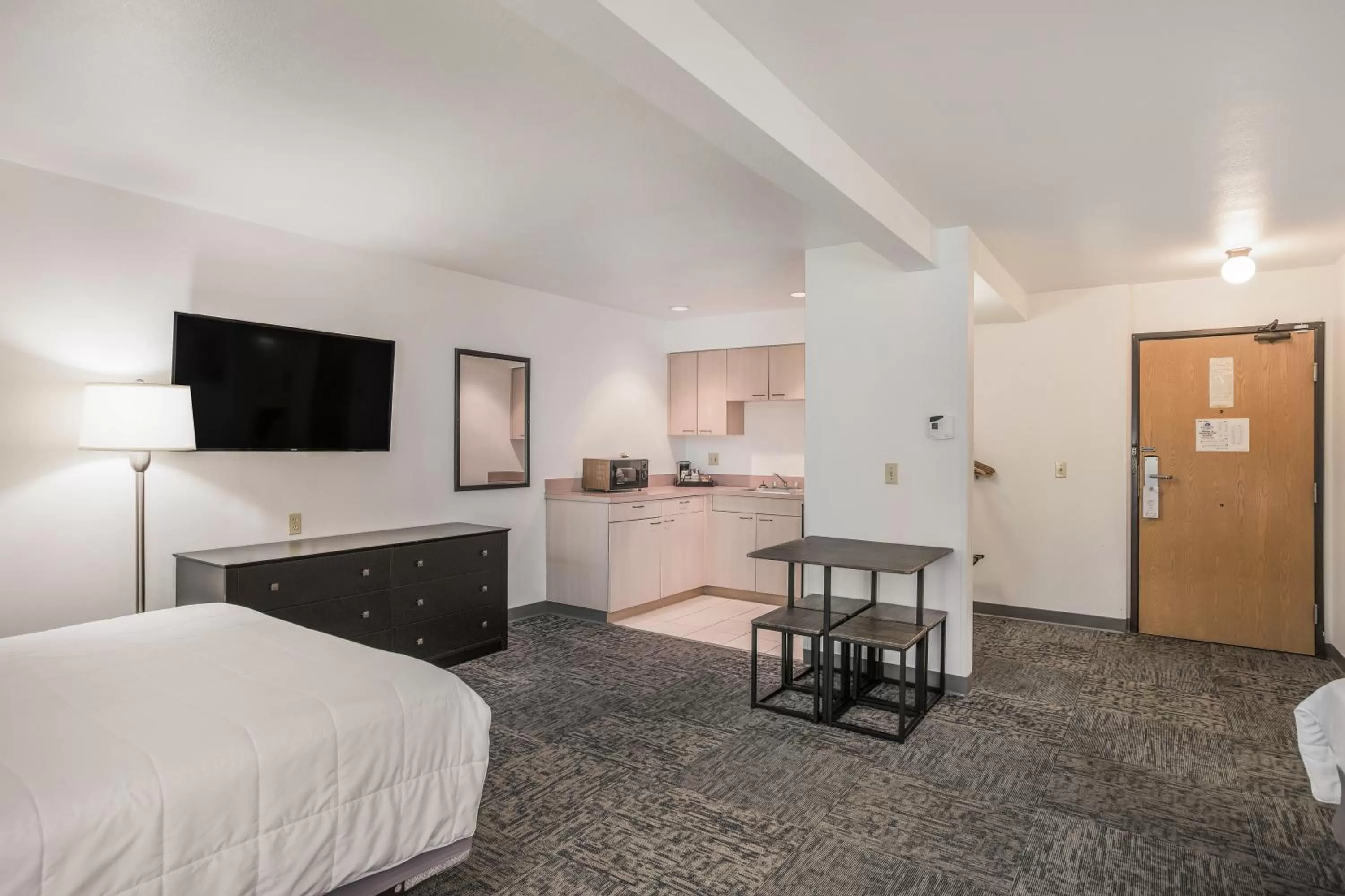 Photo of the whole room, Bed in Americas Best Value Inn & Suites-Birch Run