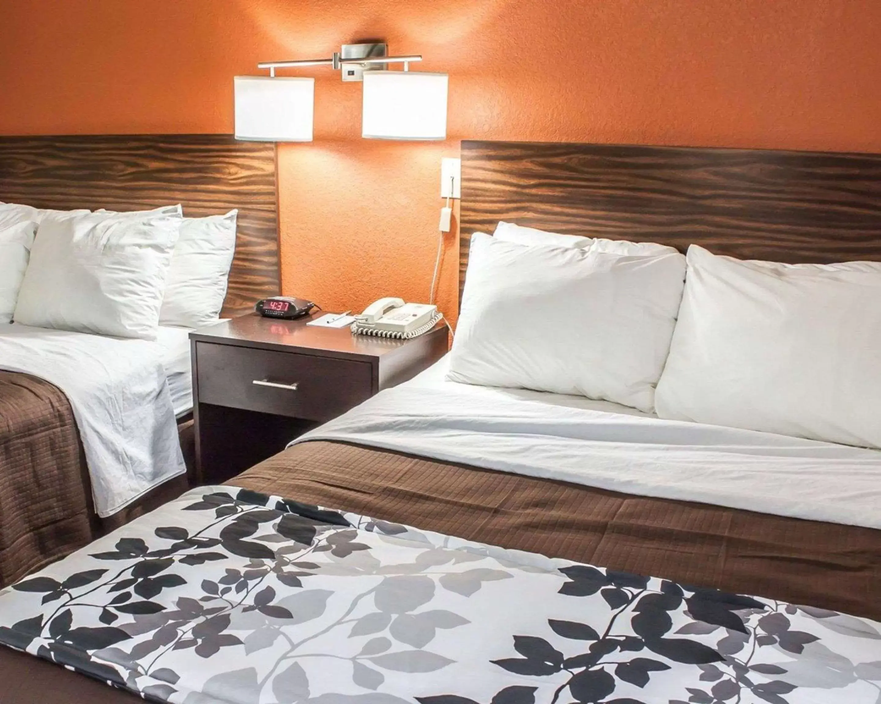Photo of the whole room, Bed in Sleep Inn Arlington Near Six Flags