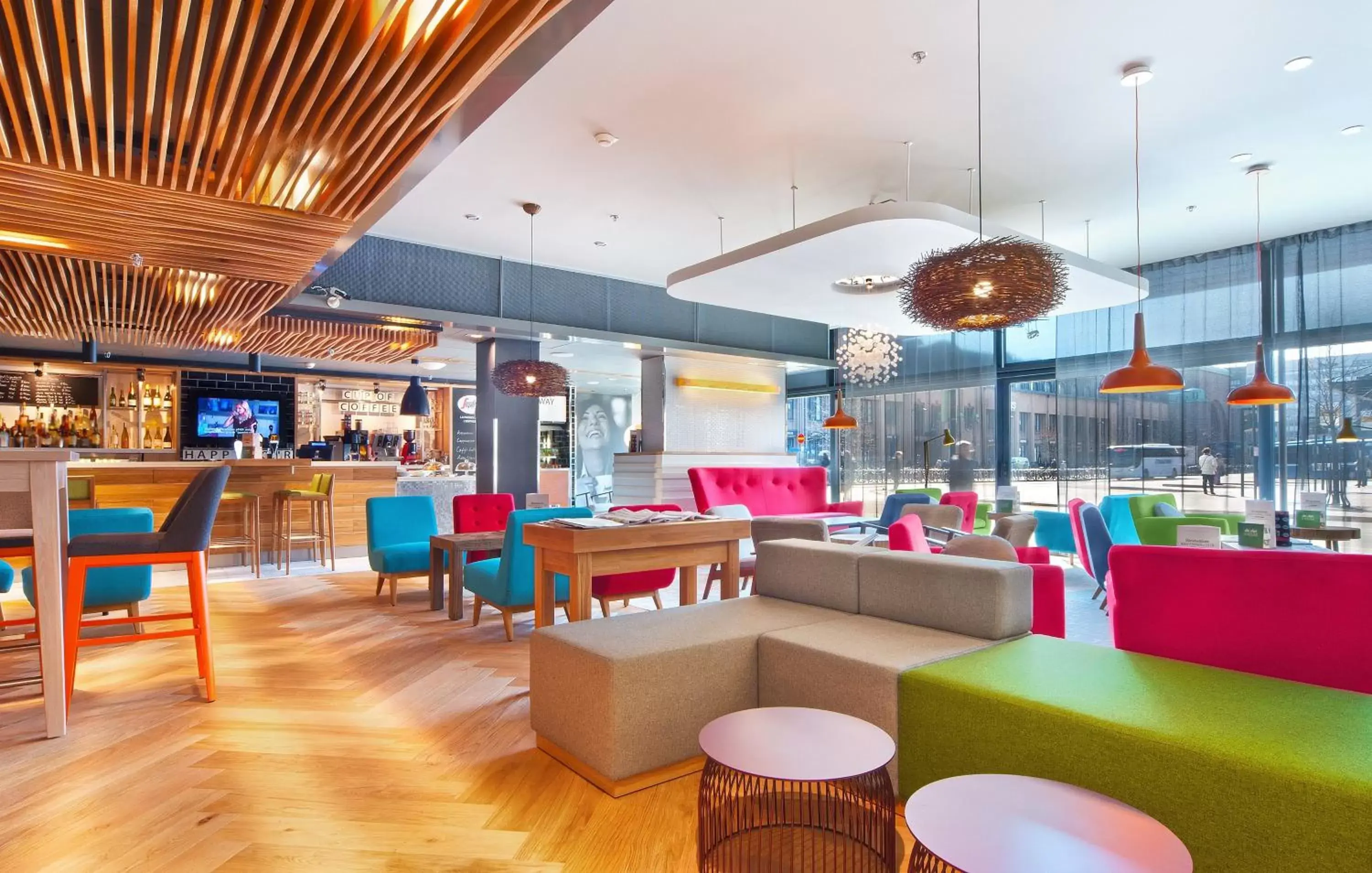 Lounge or bar, Restaurant/Places to Eat in Holiday Inn Helsinki City Centre, an IHG Hotel