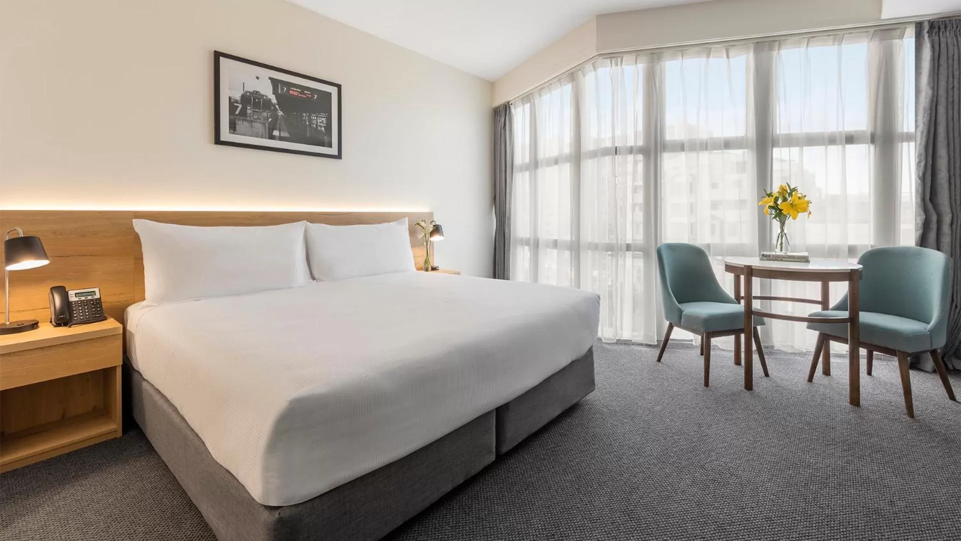 Bed in Oaks Wellington Hotel