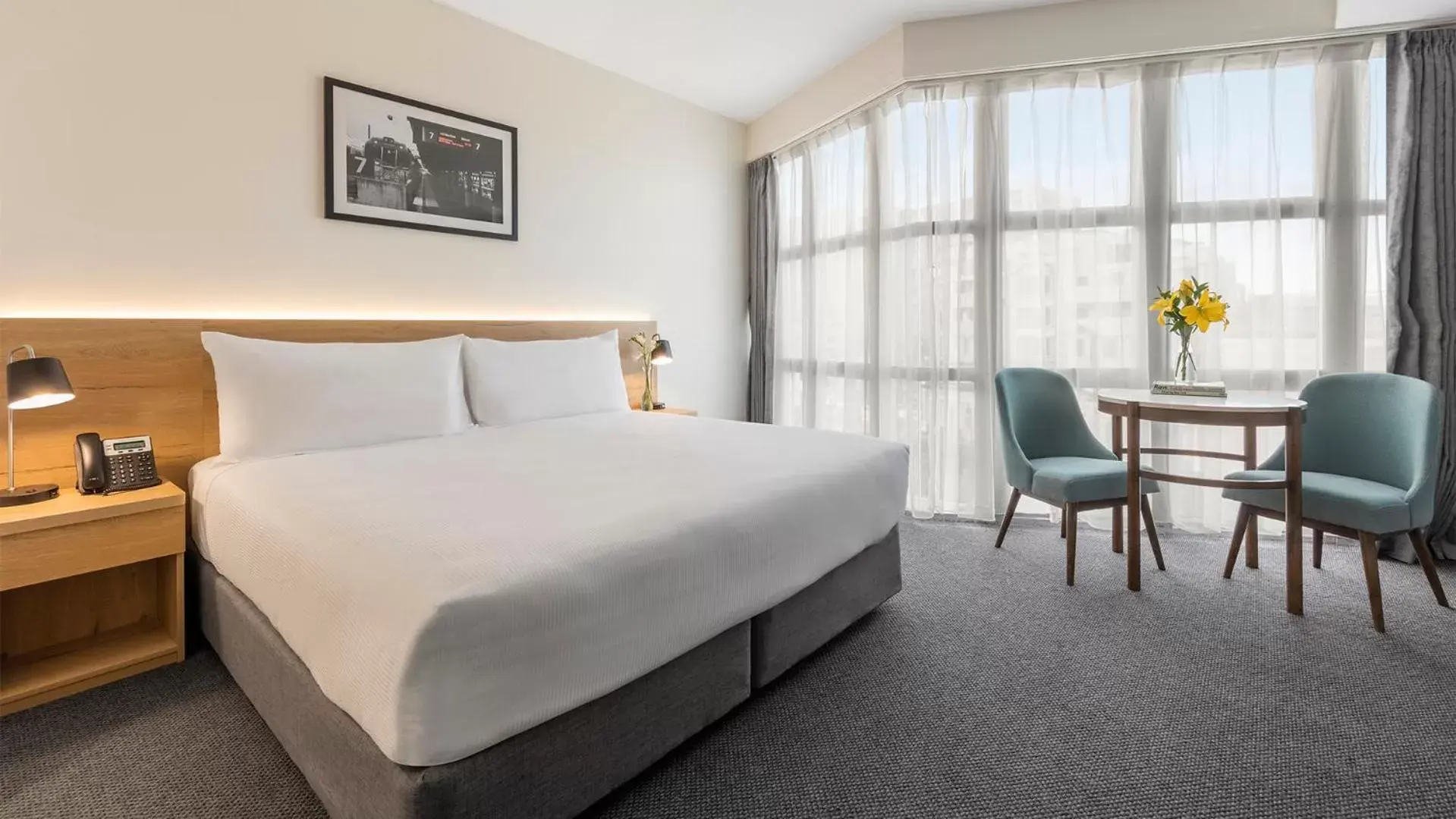 Bed in Oaks Wellington Hotel Bed in Oaks Wellington Hotel