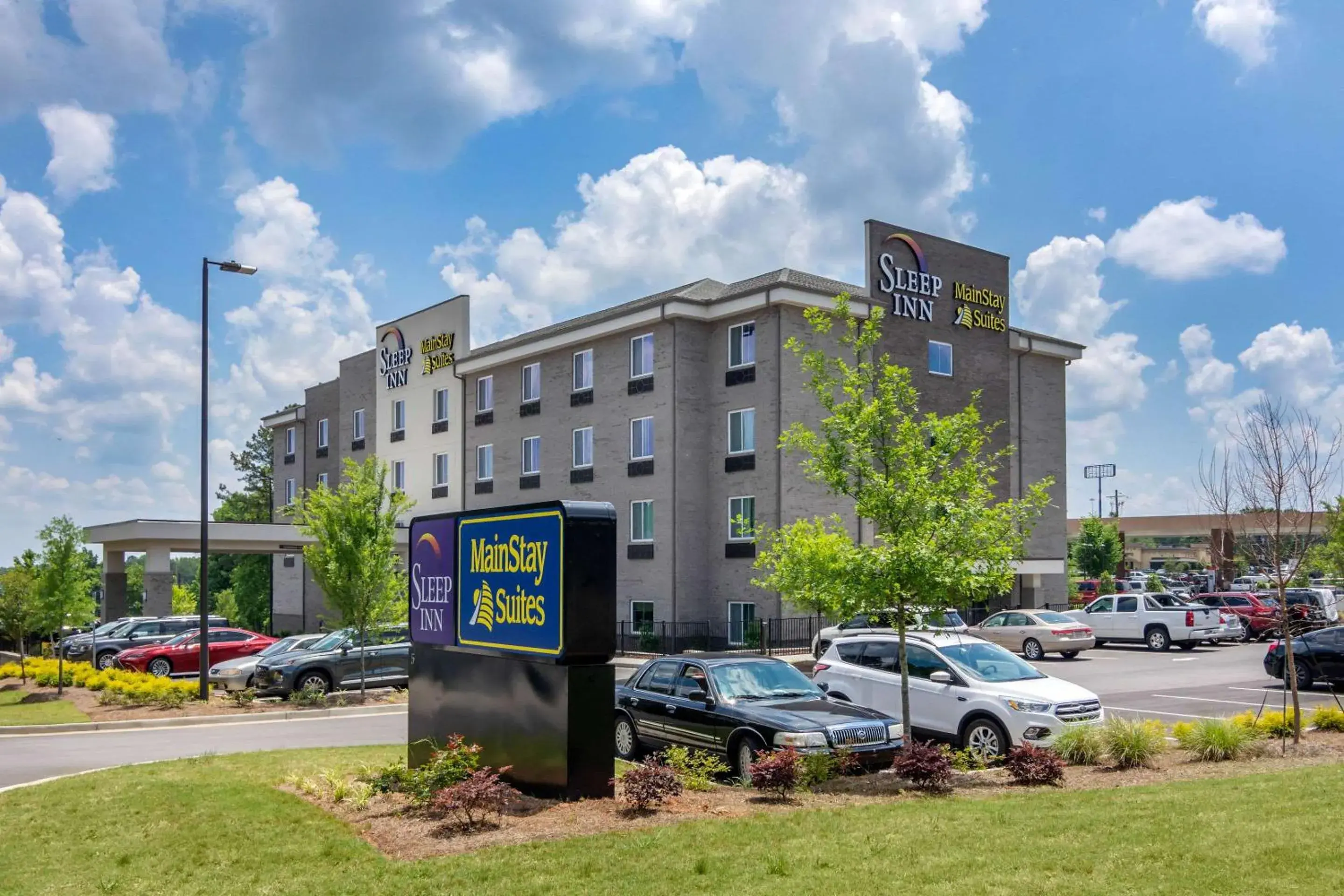 Property building, Property Logo/Sign in MainStay Suites Newnan Atlanta South