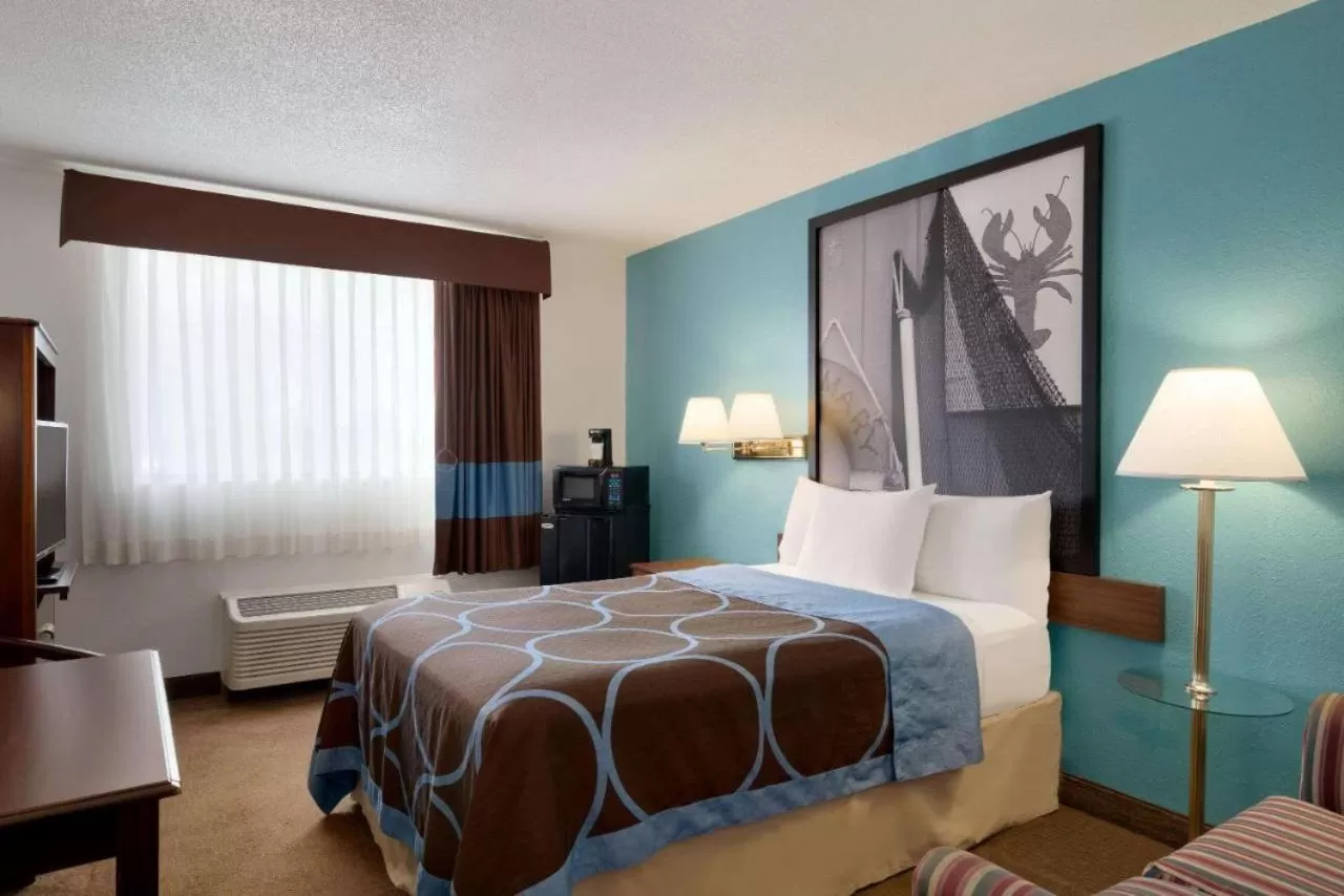 Bed in Super 8 by Wyndham Portland/Westbrook Area