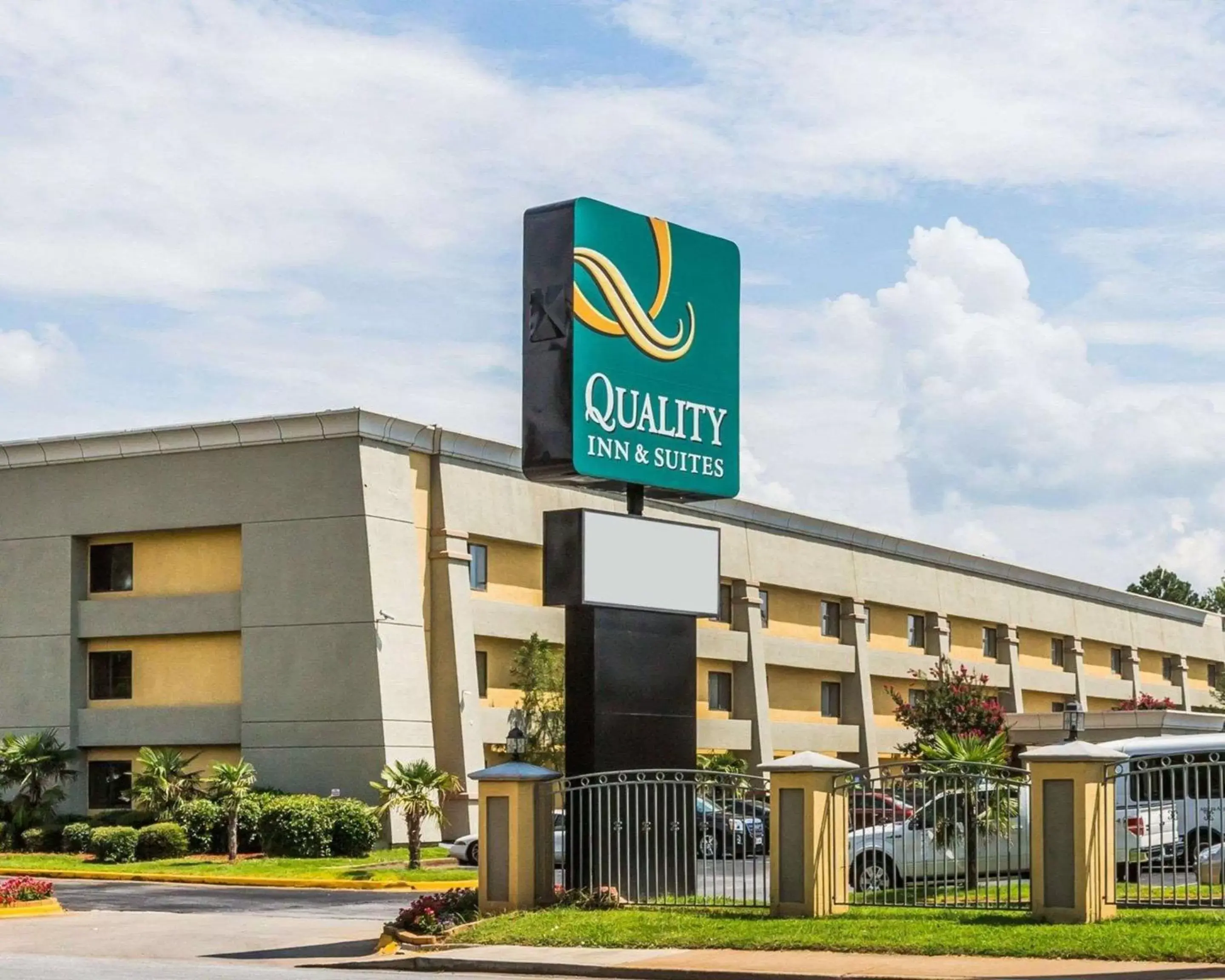Property building in Quality Inn & Suites Atlanta Airport South