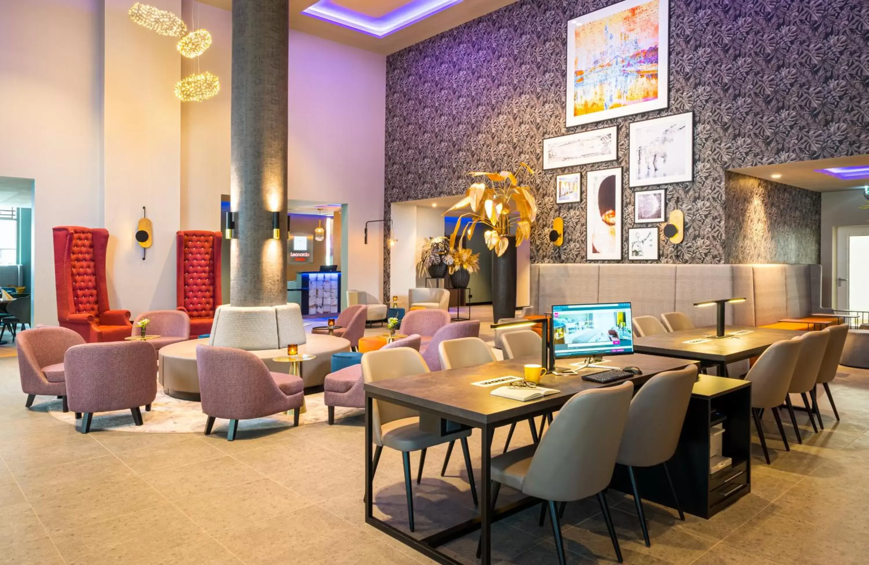 Lobby or reception in Leonardo Hotel Eschborn Frankfurt Lobby or reception in Leonardo Hotel Eschborn Frankfurt