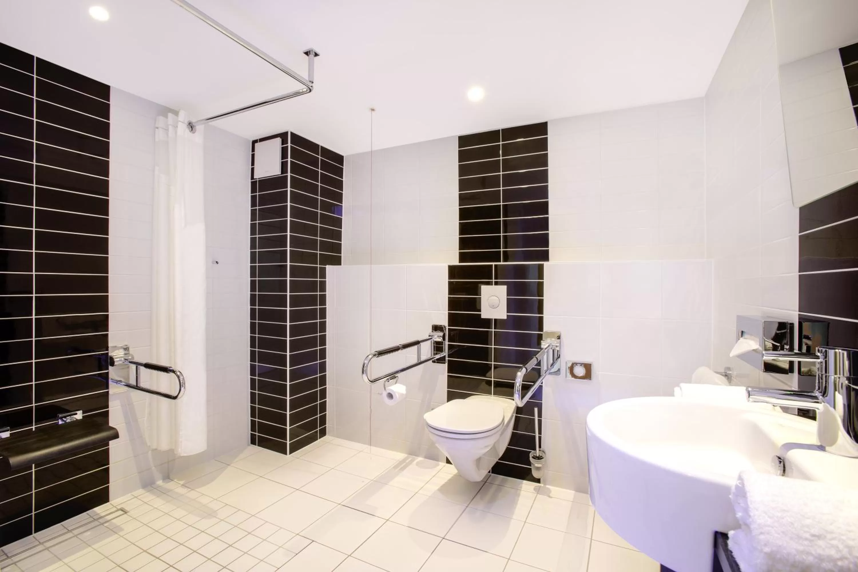 Bathroom in Holiday Inn Express Neunkirchen by IHG