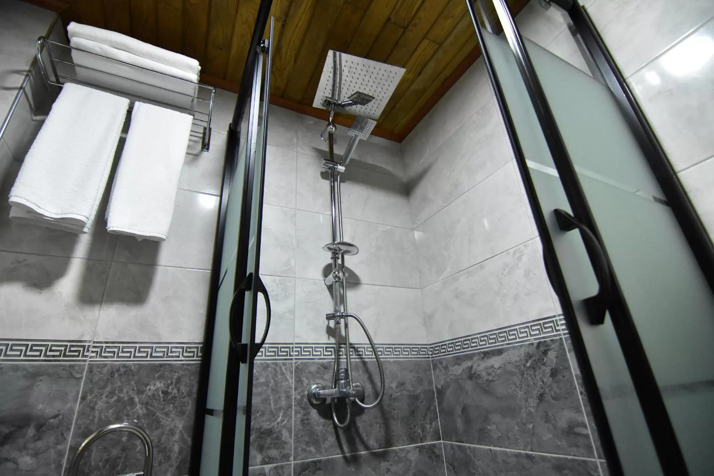 Bathroom in Sandal Otel