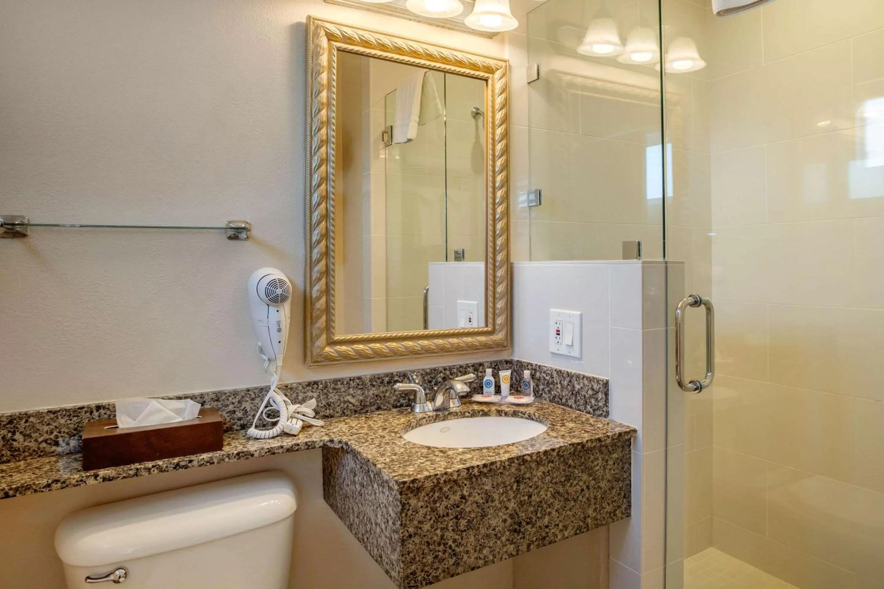 Photo of the whole room in Comfort Inn San Diego Airport At The Harbor