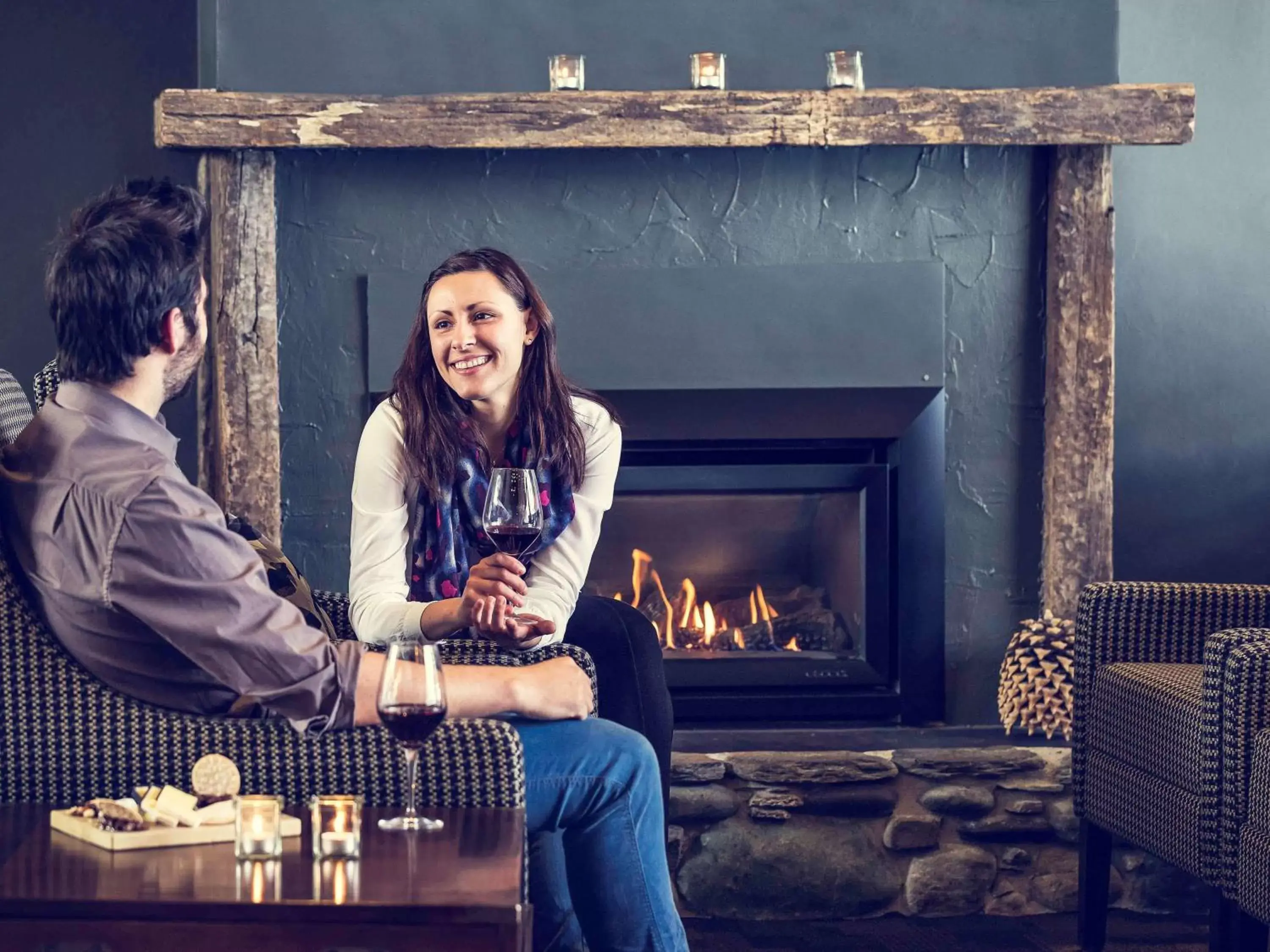 Lounge or bar in Mercure Queenstown Resort