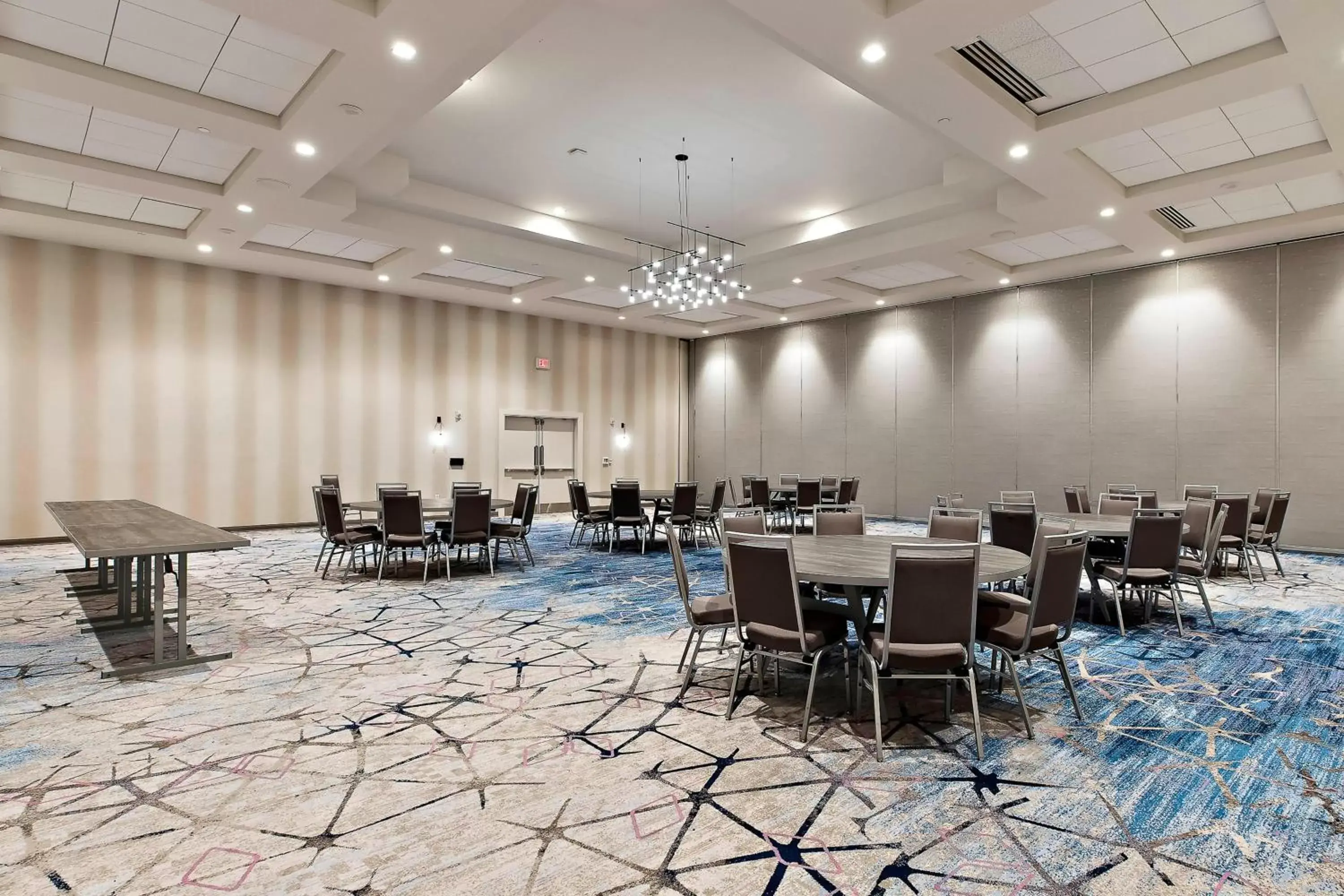 Meeting/conference room, Restaurant/Places to Eat in Marriott Orlando Downtown