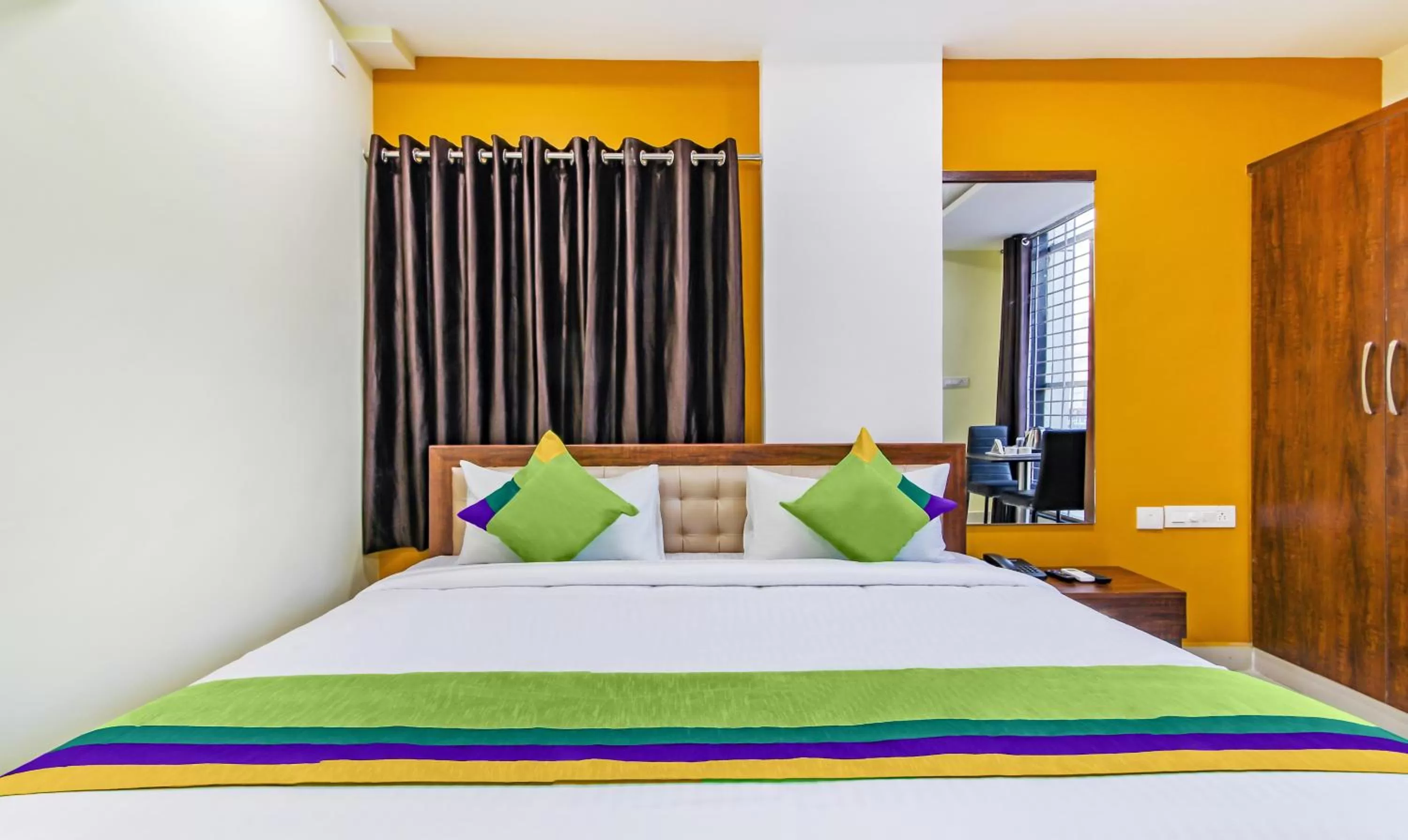 Bedroom, Bed in Itsy Hotels D'Comfort Inn