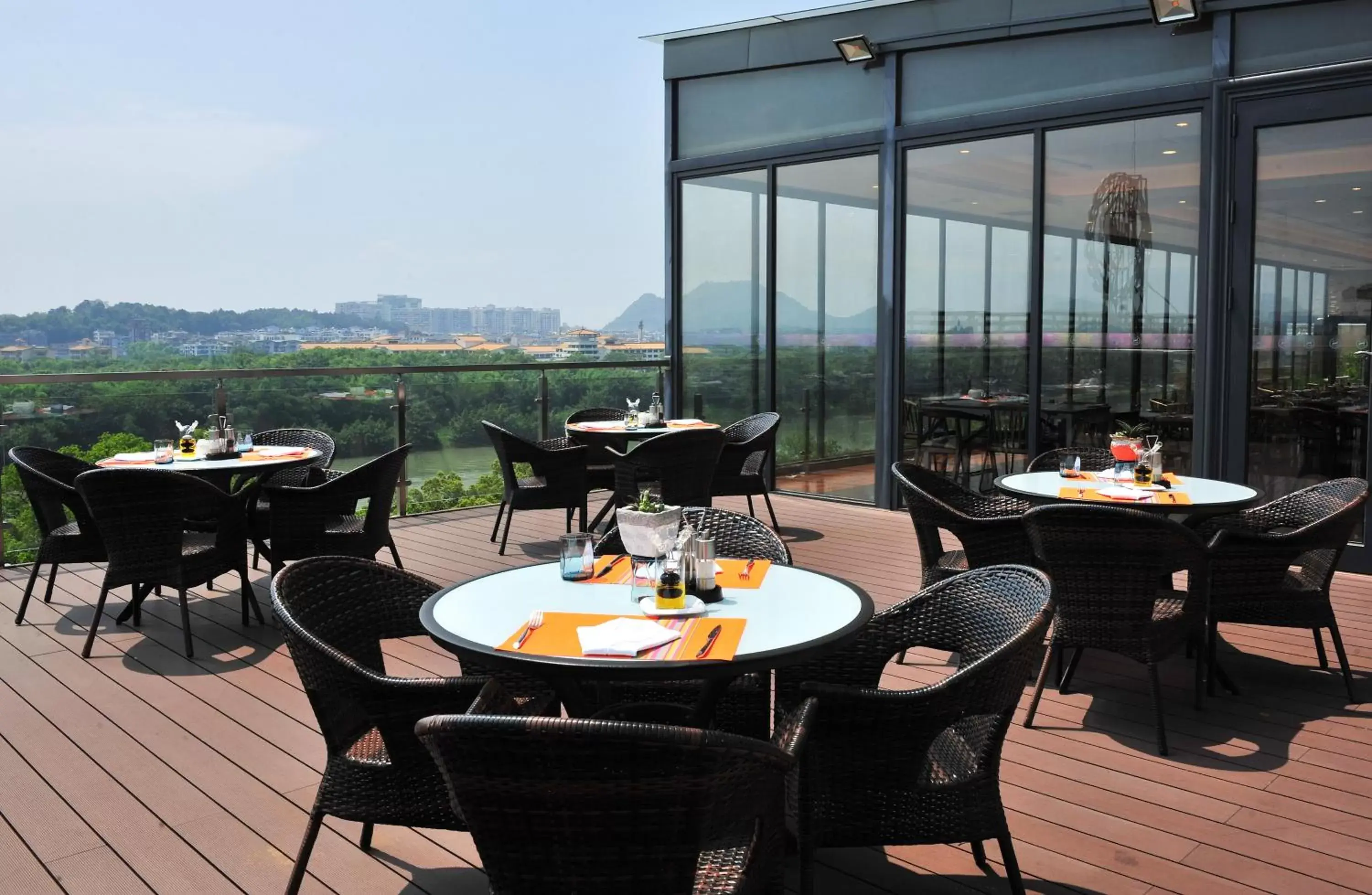 Restaurant/Places to Eat in Sheraton Guilin Hotel